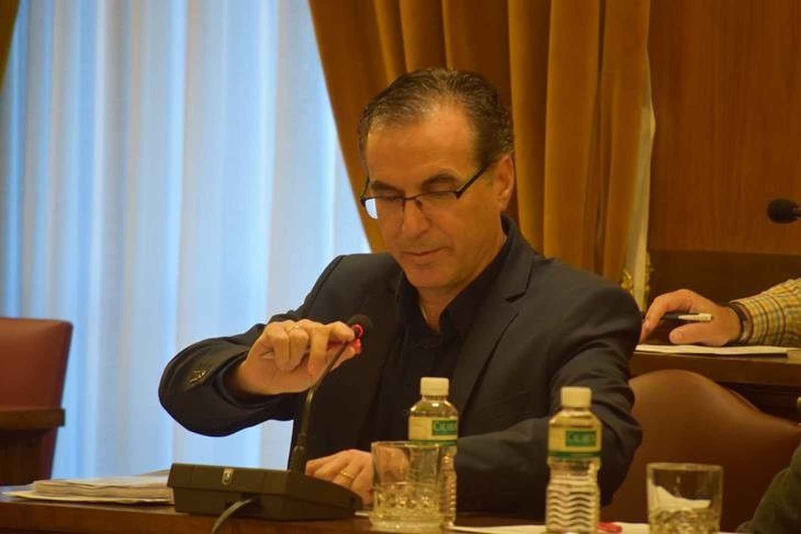 Martín Pozo y Plaza se enganchan por culpa de un belén