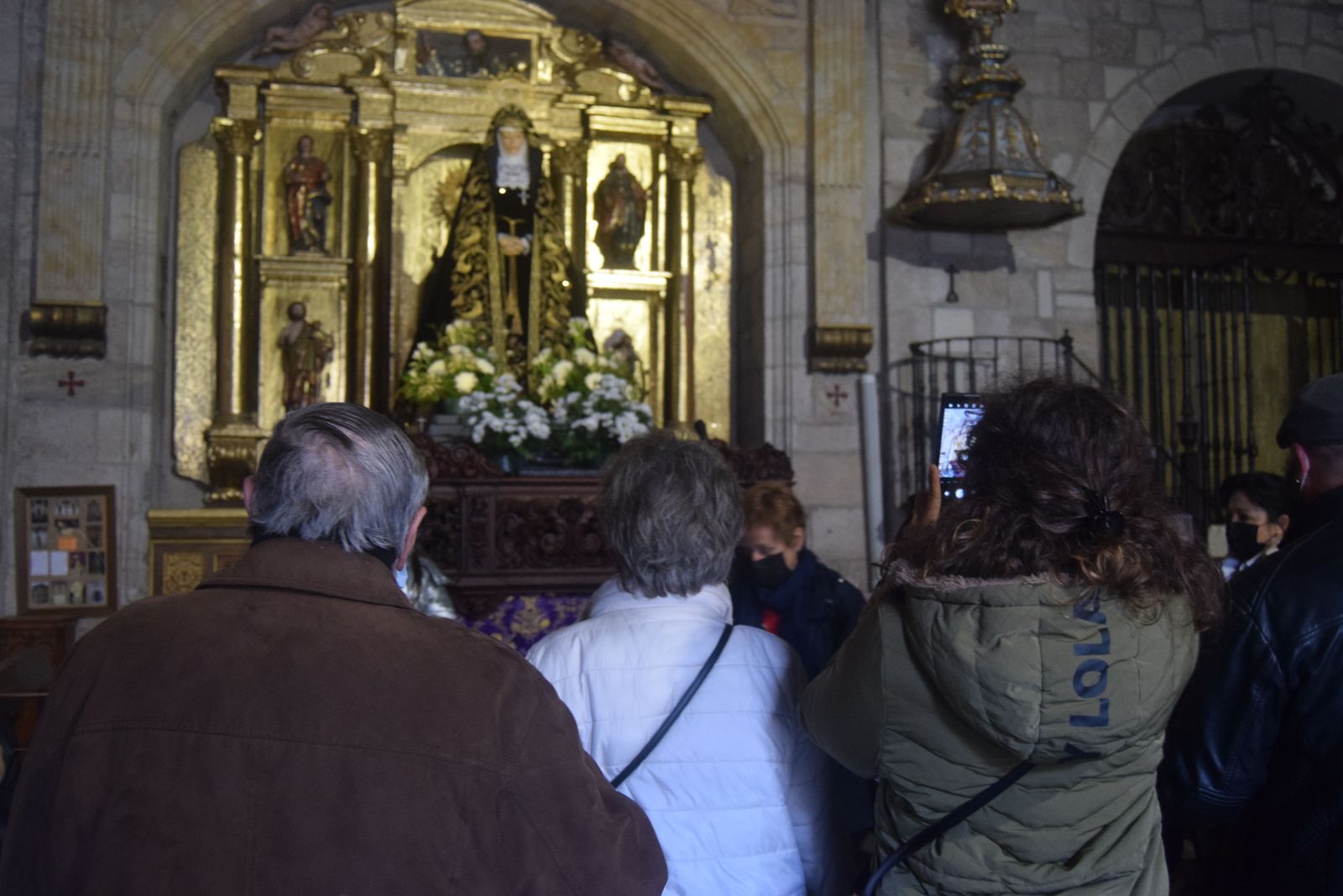 los-zamoranos-visitan-a-la-virgen-de-la-soledad-10