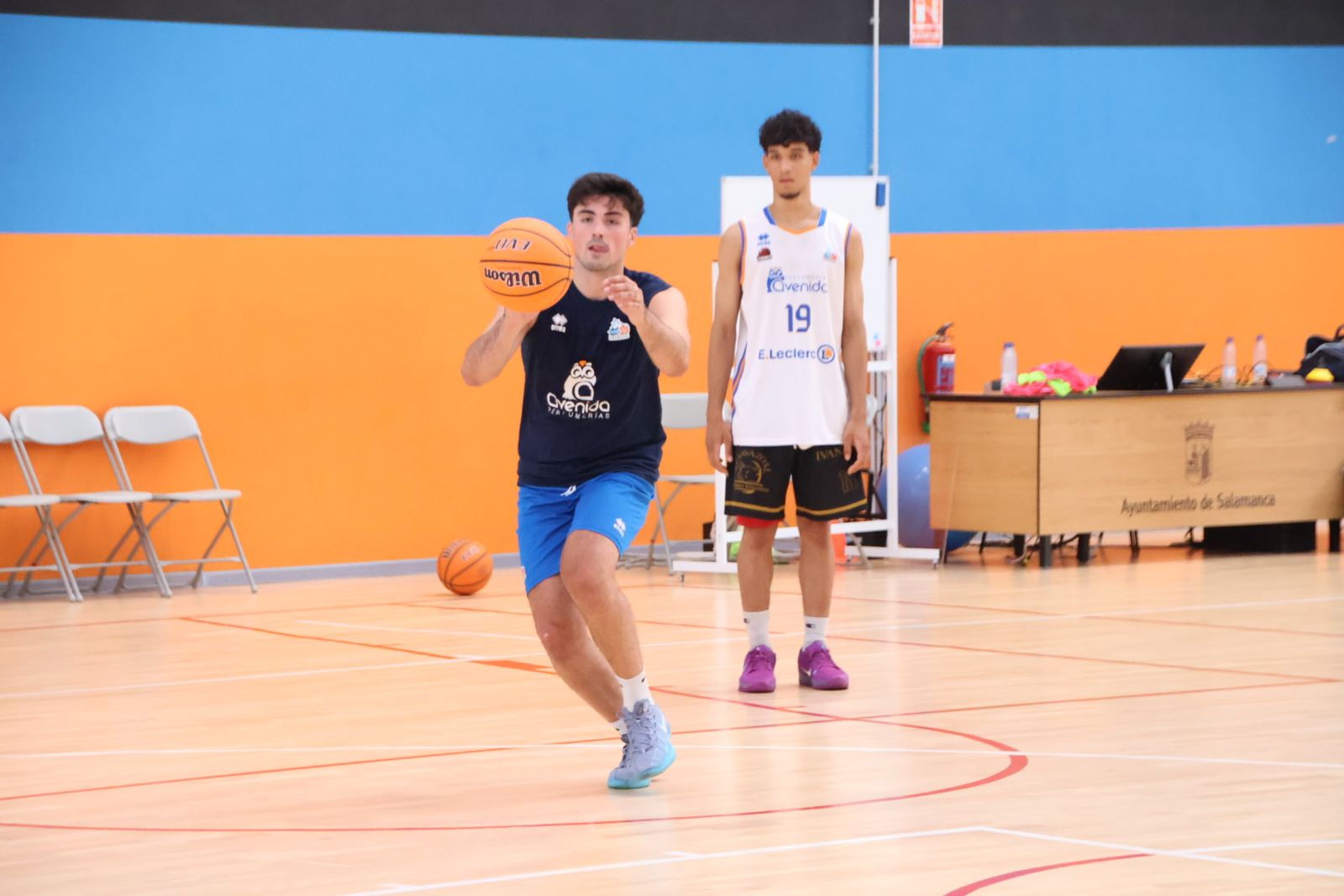 Primer entrenamiento de Perfumerías Avenida de Tercera FEB