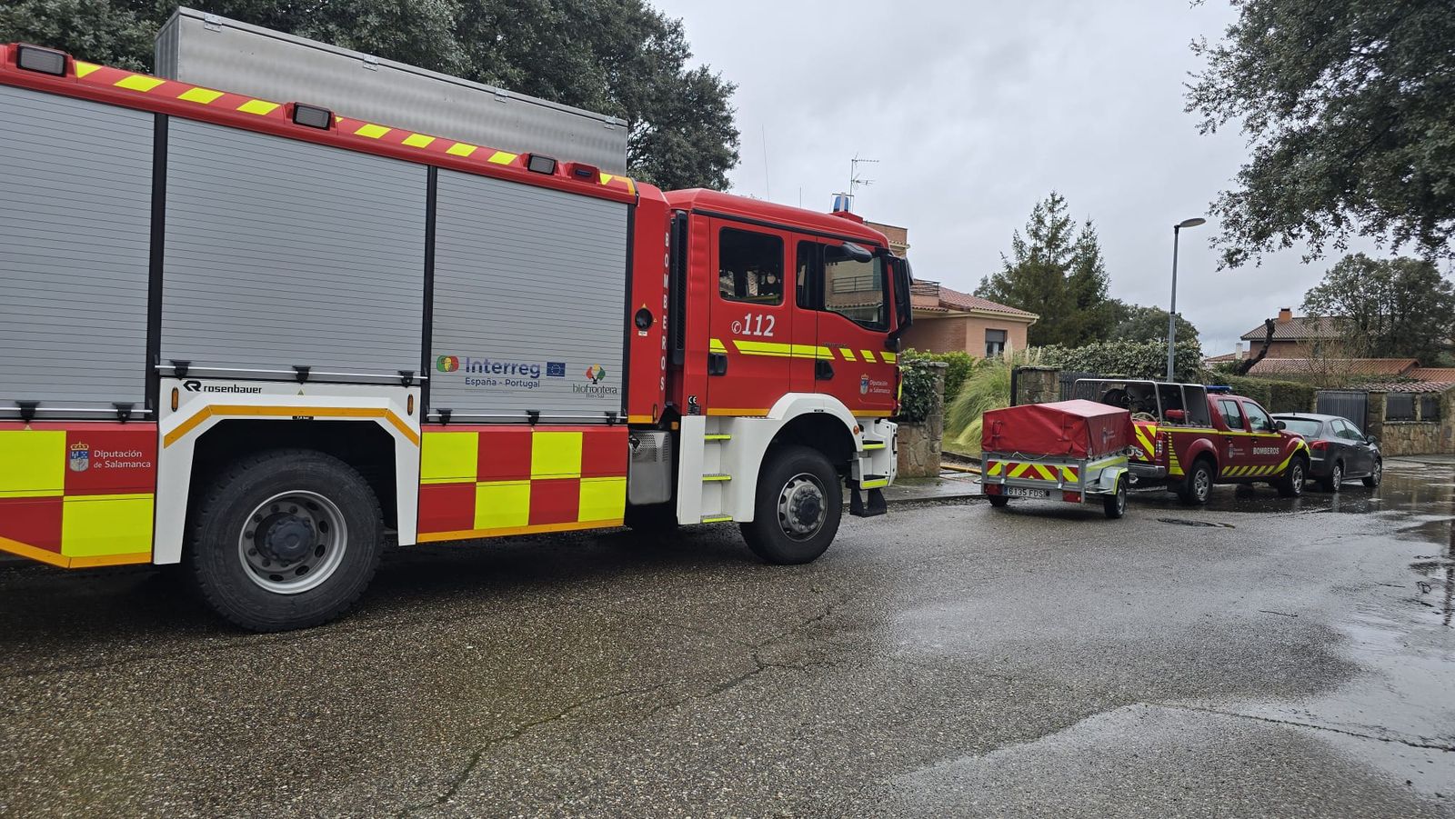 La inundación de un sótano moviliza a los bomberos hasta Galindo y Perahuy