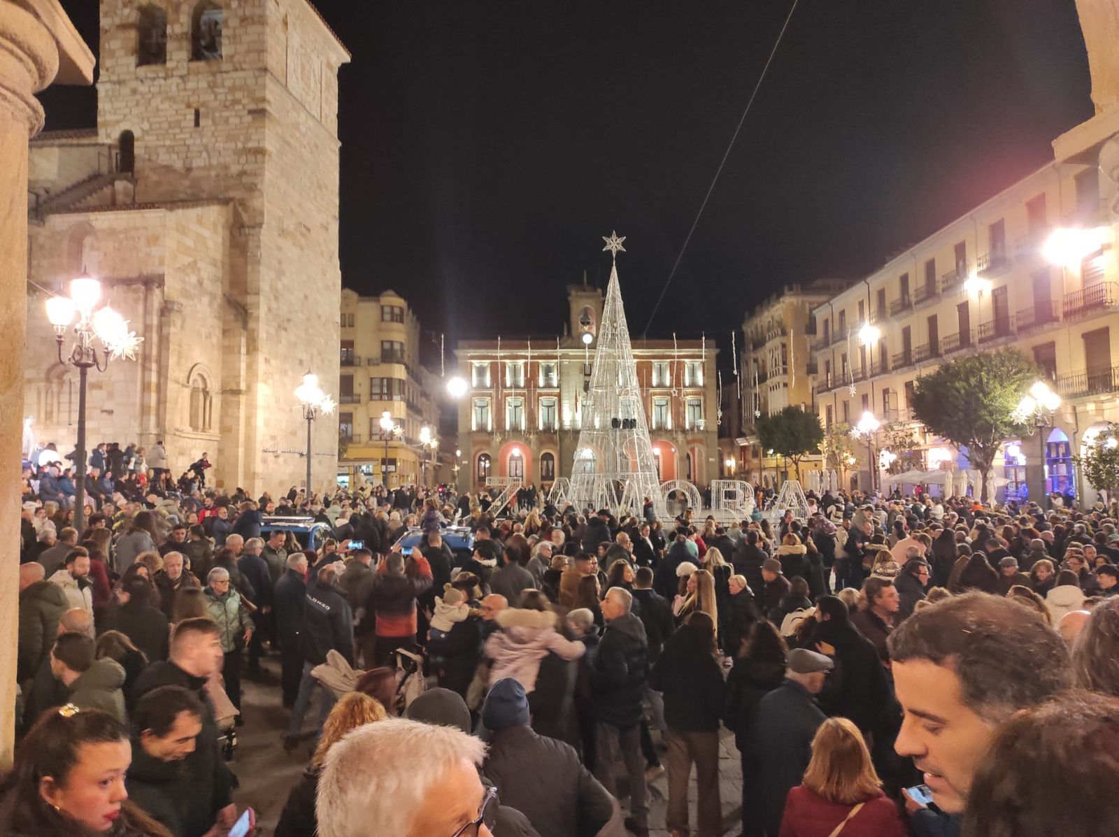 La Plaza Mayor de Zamora llena en el puente de diciembre 2025.