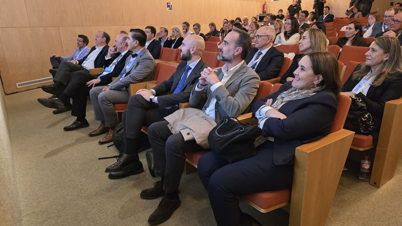 El consejero de Sanidad, Alejandro Vázquez Ramos, participa en la mesa redonda: '¿Cómo impulsar la oncología radioterápica desde las administraciones públicas? Realidades y perspectivas'