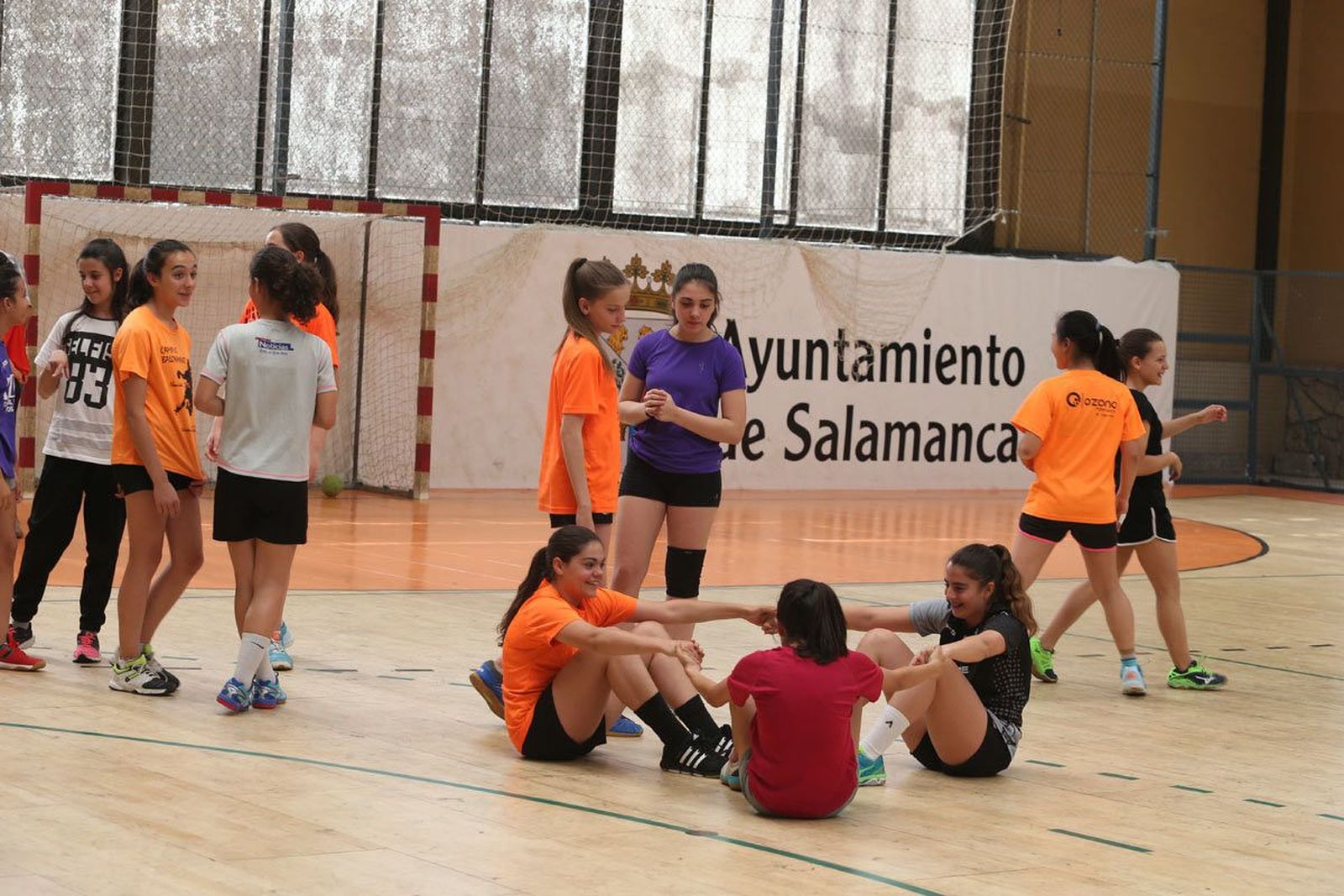 Entrenamiento infantil femenino Balonmano