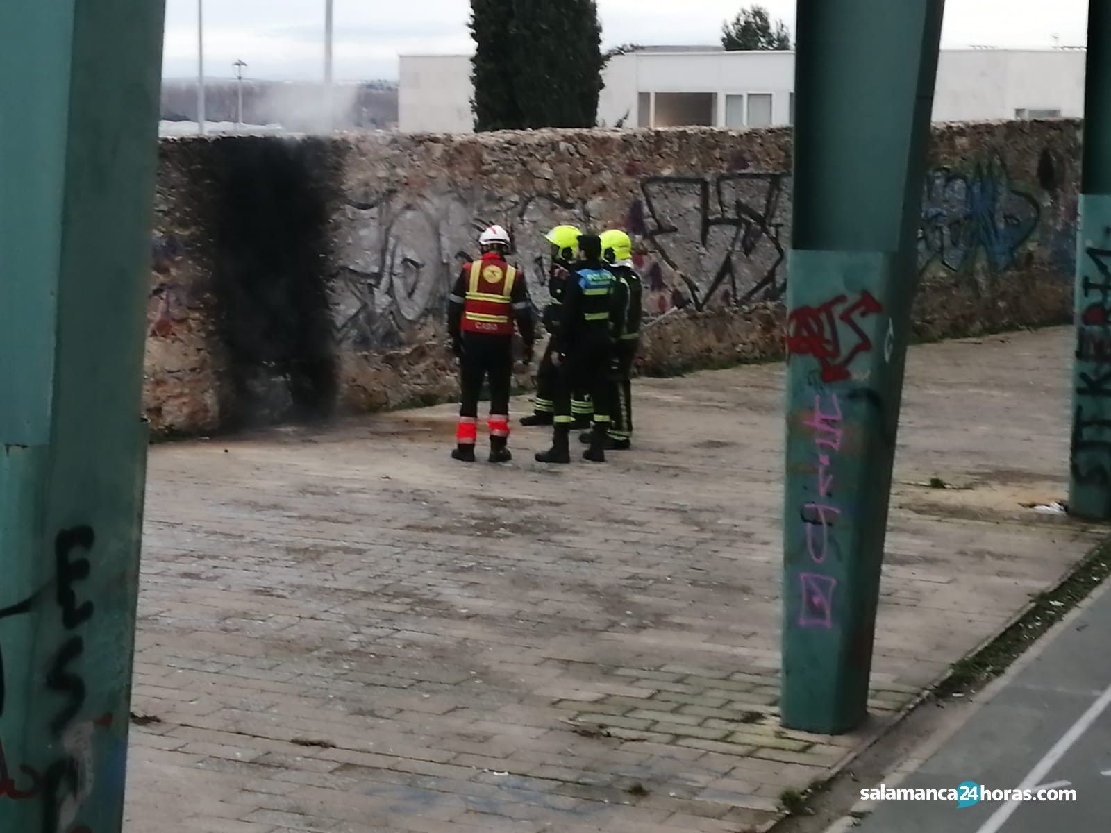 Bomberos en avesi