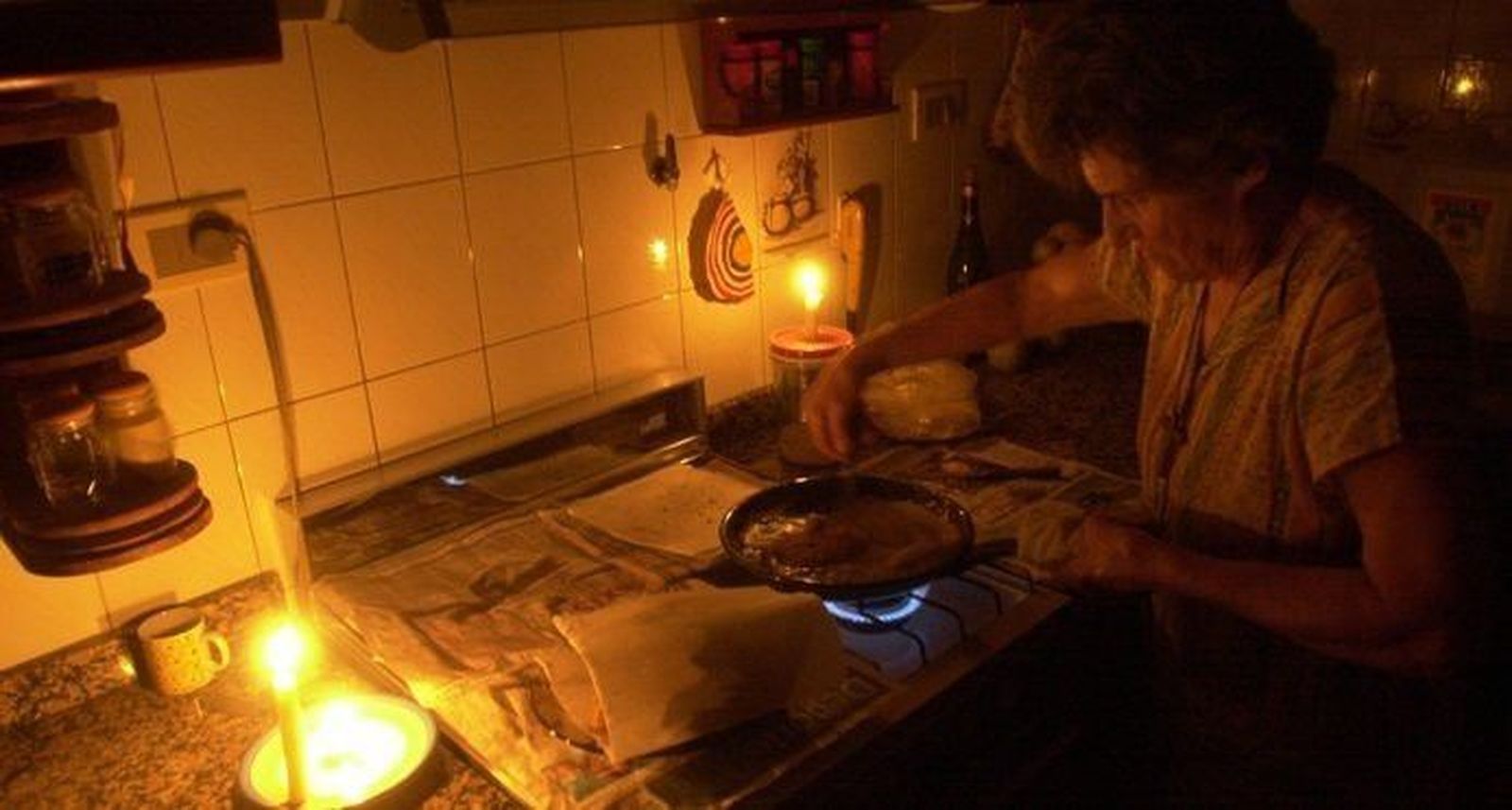 Las eléctricas deberán esperar cuatro meses para cortar la luz a los beneficiarios del bono social 