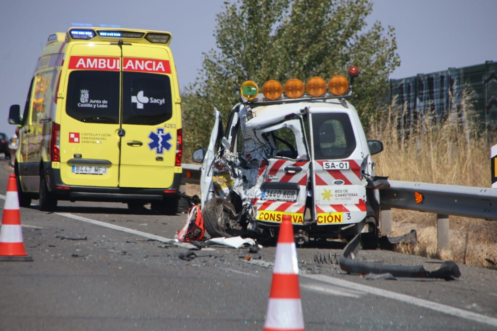 Un herido en un accidente entre dos furgonetas en la autovía A-66, en Villares de la Reina