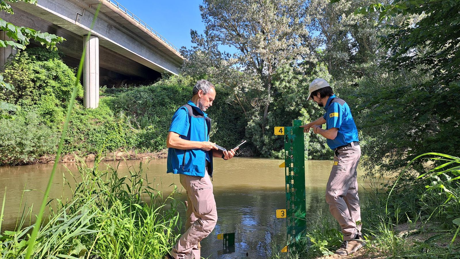 Los agentes de la Guardería Fluvial de la Confederación Hidrográfica del Duero
