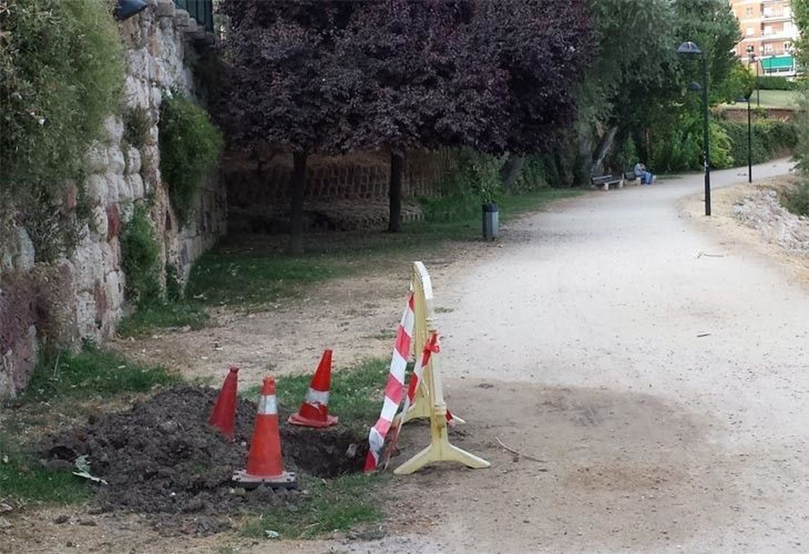 UPL pide sustituir la tubería de riego que discurre paralela a la avenida del Mengue