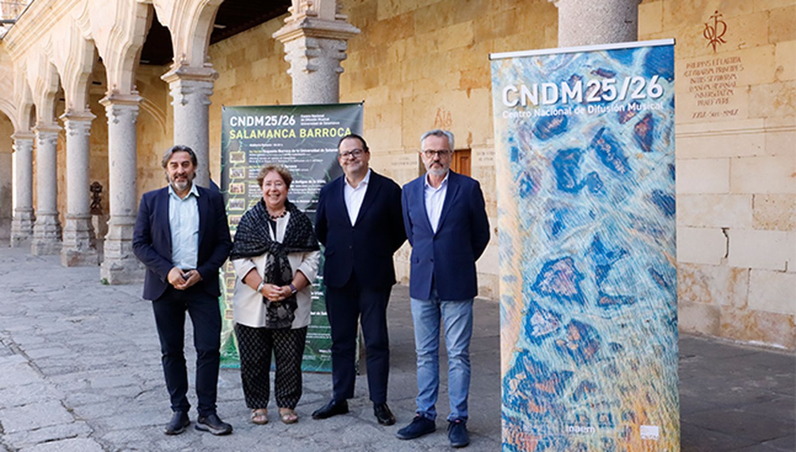 La vicerrectora de Cultura, Matilde Olarte; el director del CNDM, Francisco Lorenzo; el director del Servicio de Actividades Culturales de la USAL, Francisco Javier Panera; y el coordinador de la programación, Bernardo García-Bernalt