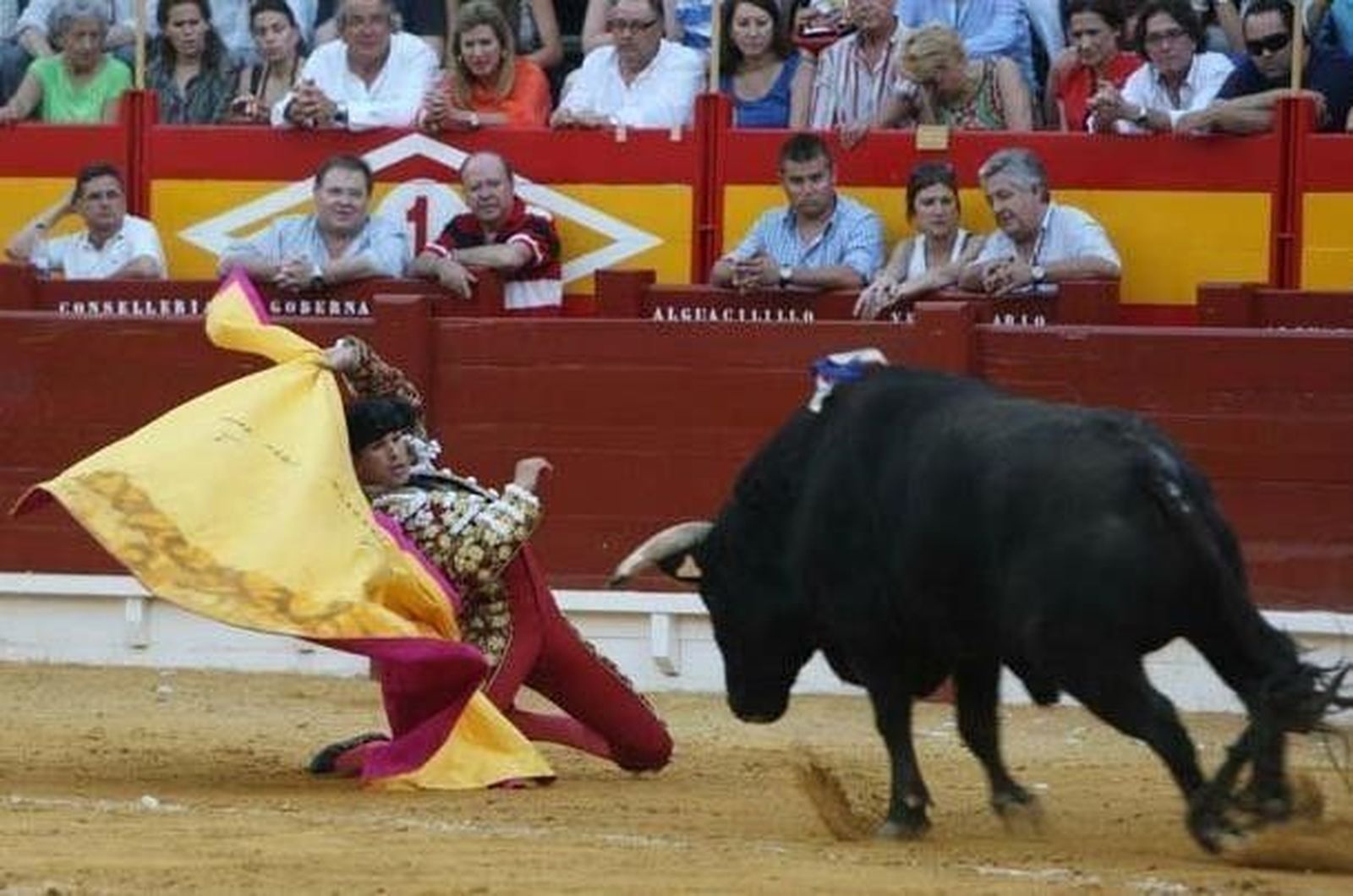 Noble corrida de los toros de Capea en Alicante