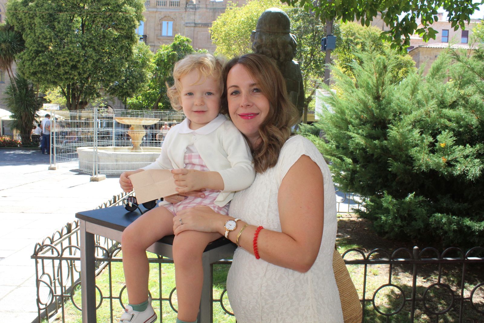 Ambiente en la Feria de Día en el mediodía de este jueves