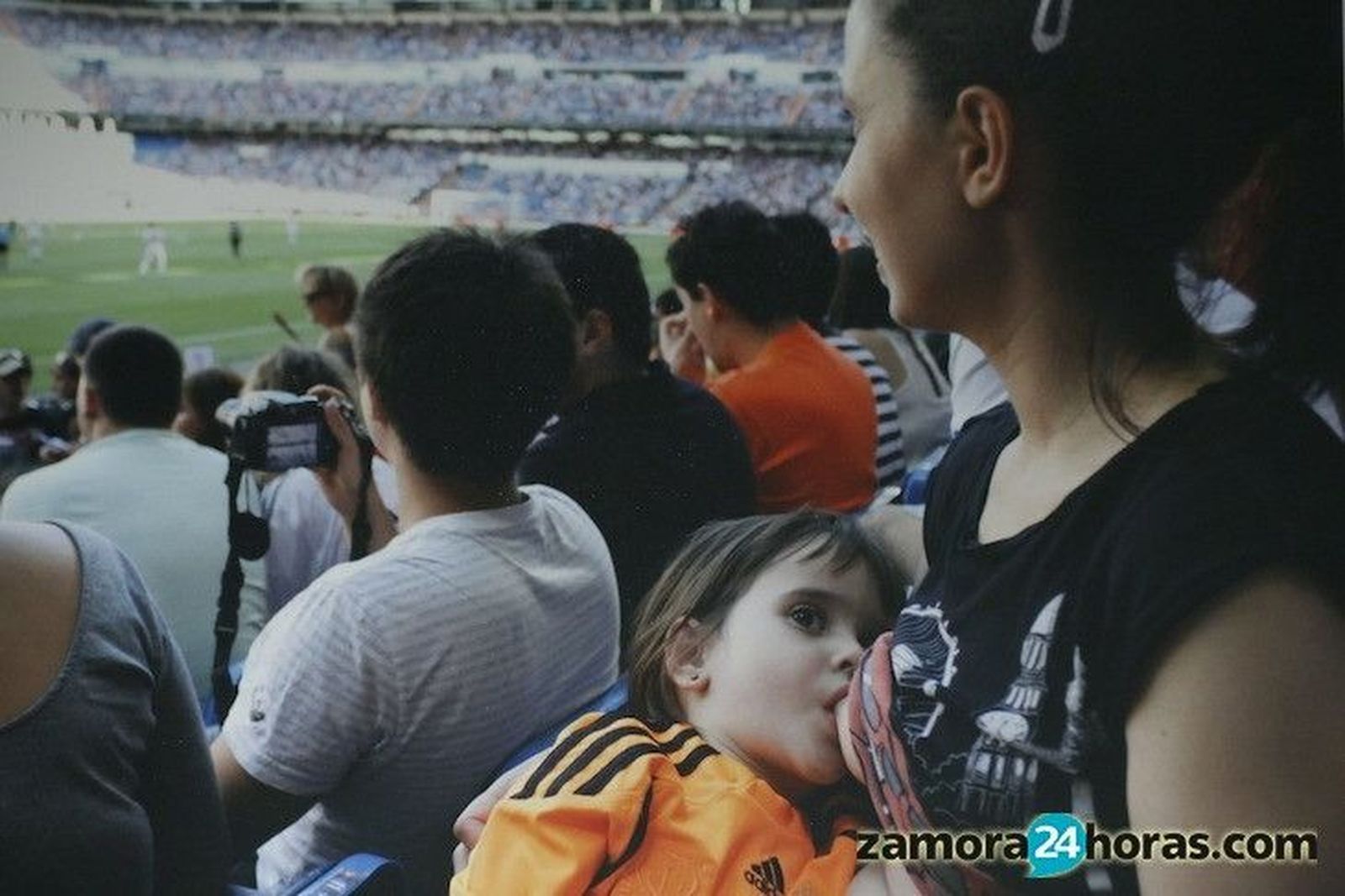 Exposición fotográfica Lactancia Materna - Asociación Creciendo Juntos