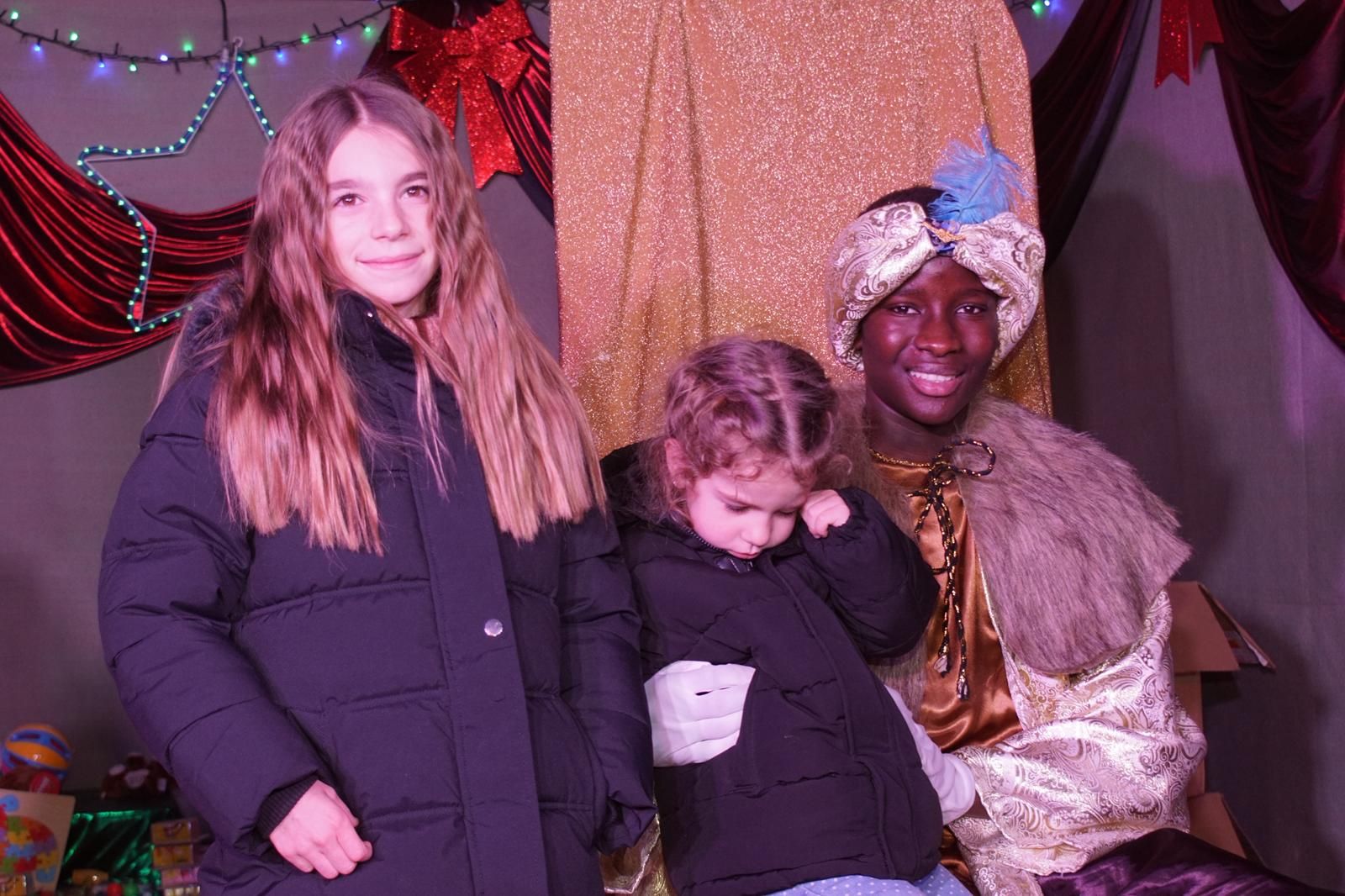 Los Reyes Magos reciben las cartas de los niños de El Encinar