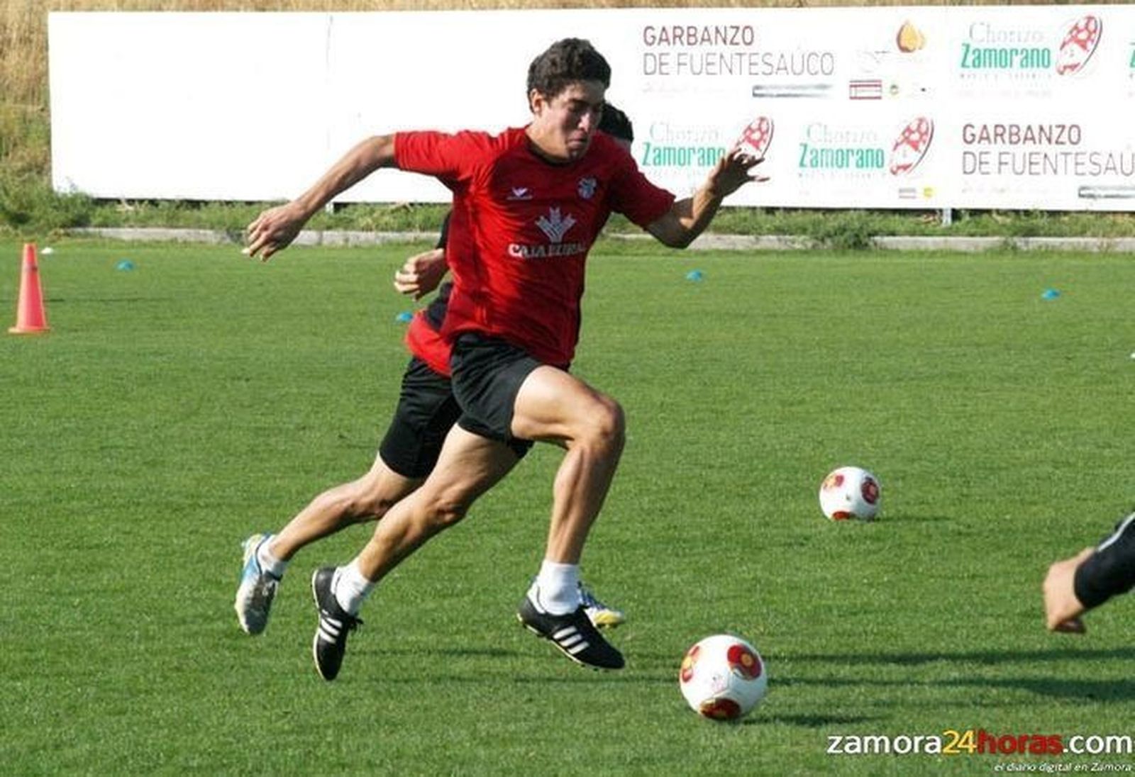 Los familiares de Montero negocian con el Zamora la salida del delantero