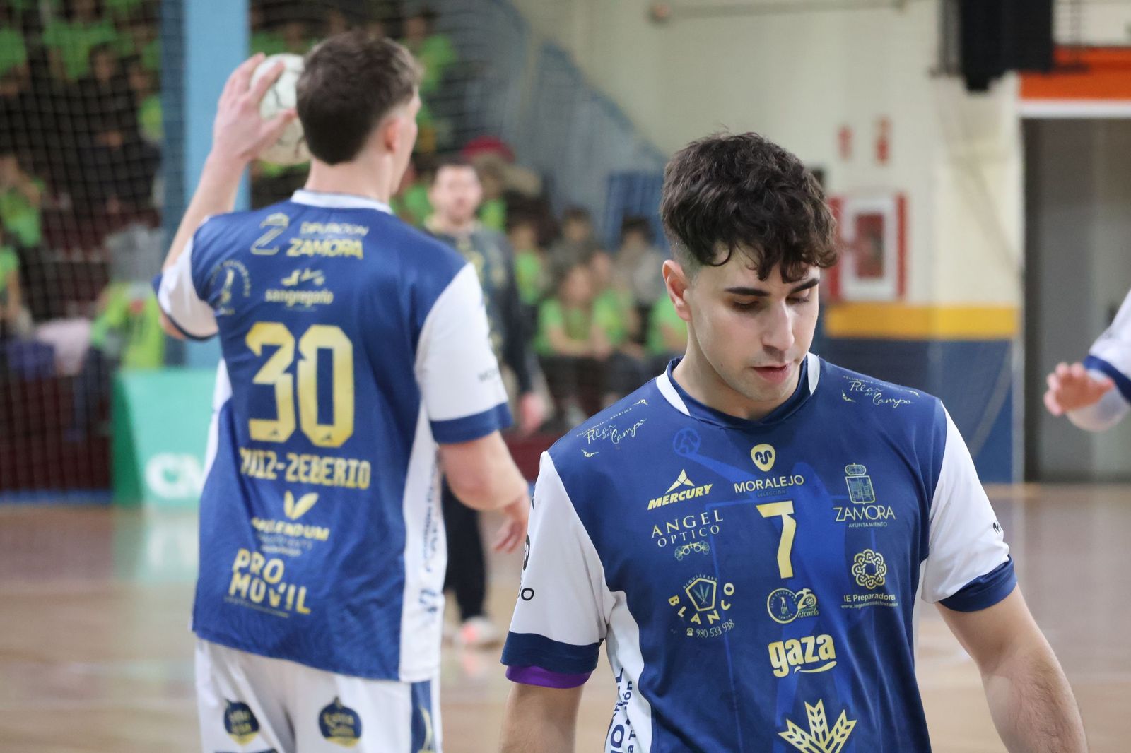 GALERÍA | El BM Zamora se juega consolidar el liderazgo frente a los asturianos del Auto-Center Principado Vetusta