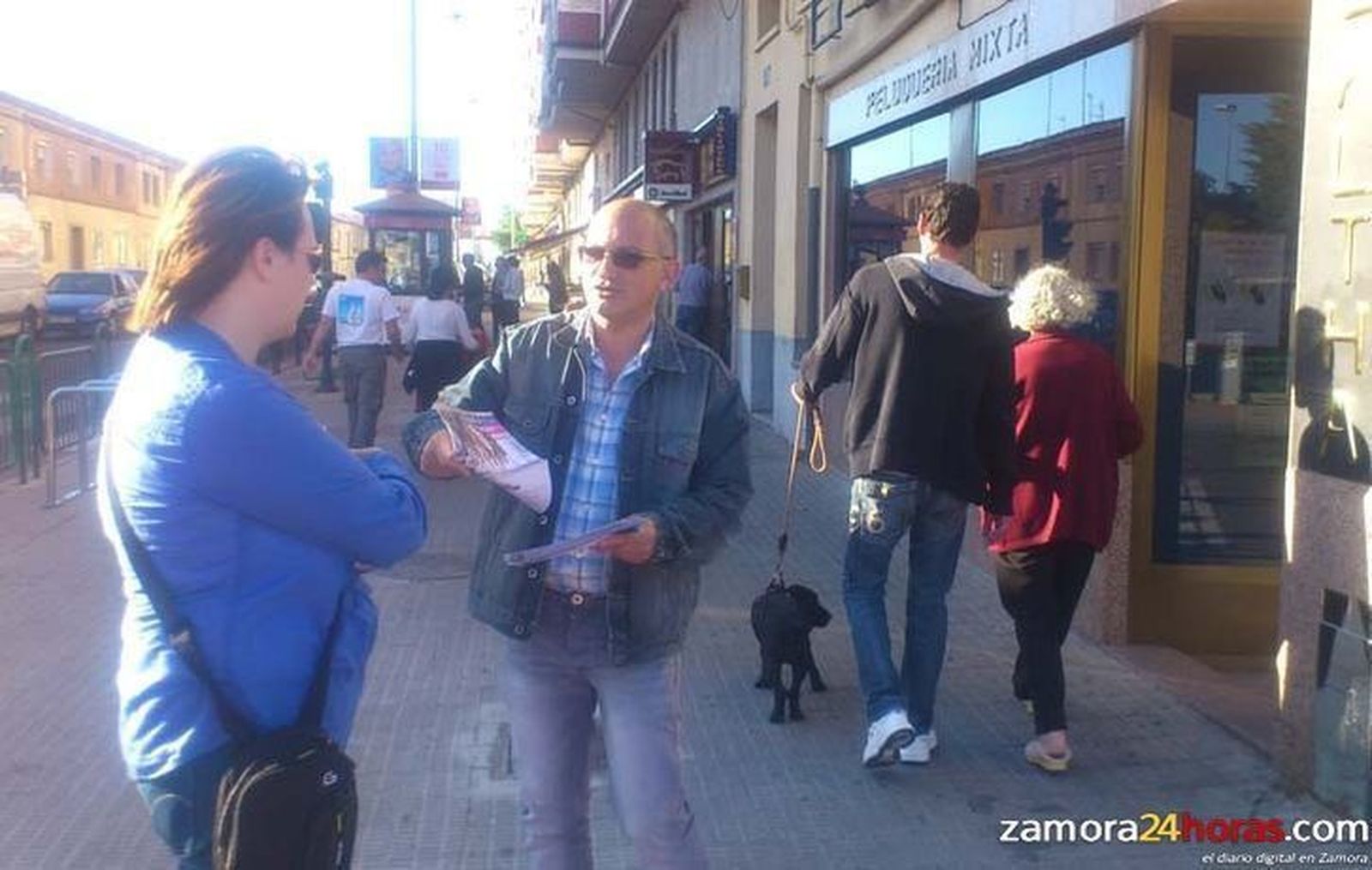 UPyD reparte propaganda en el centro de Zamora y lee un manifiesto contra la homofobia UPyD reparte propaganda en el centro de Zamora y lee un manifiesto contra la homofobia