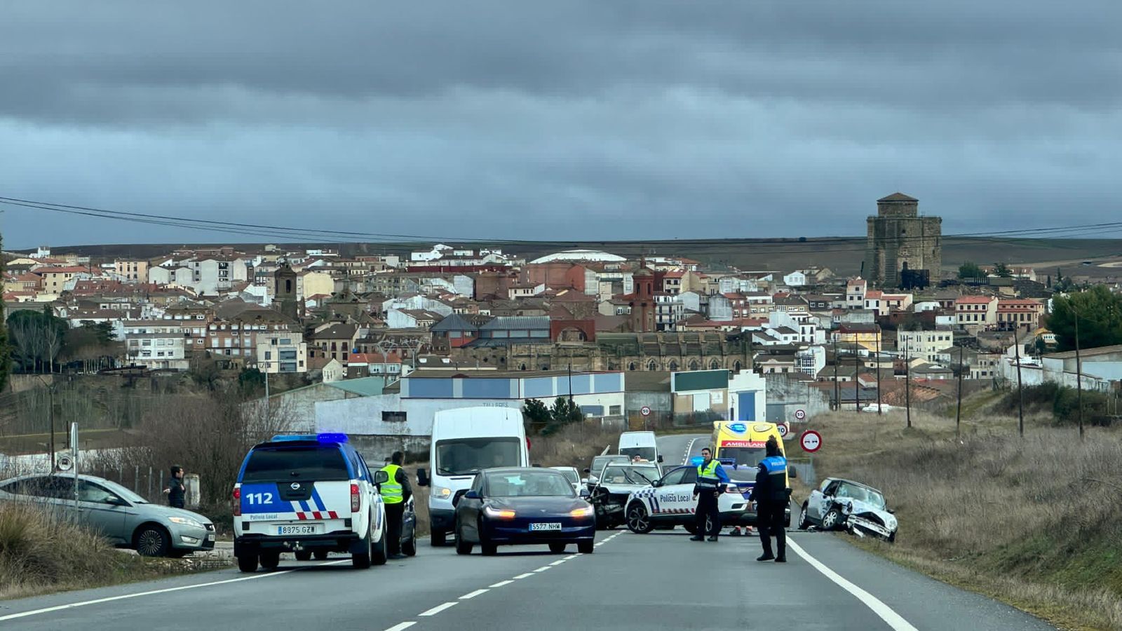 Accidente en la carretera de Alba de Tormes con varios vehículos implicados en la CL-510