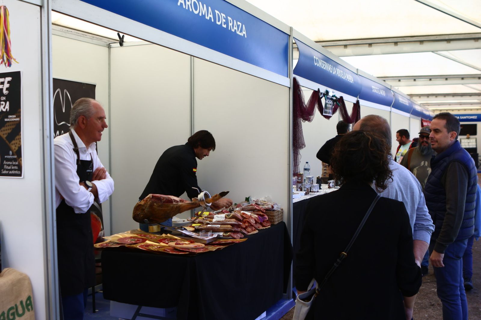 Ledesma ensalza la tradición salmantina con su Feria Alimentaria y Muestra Artesana