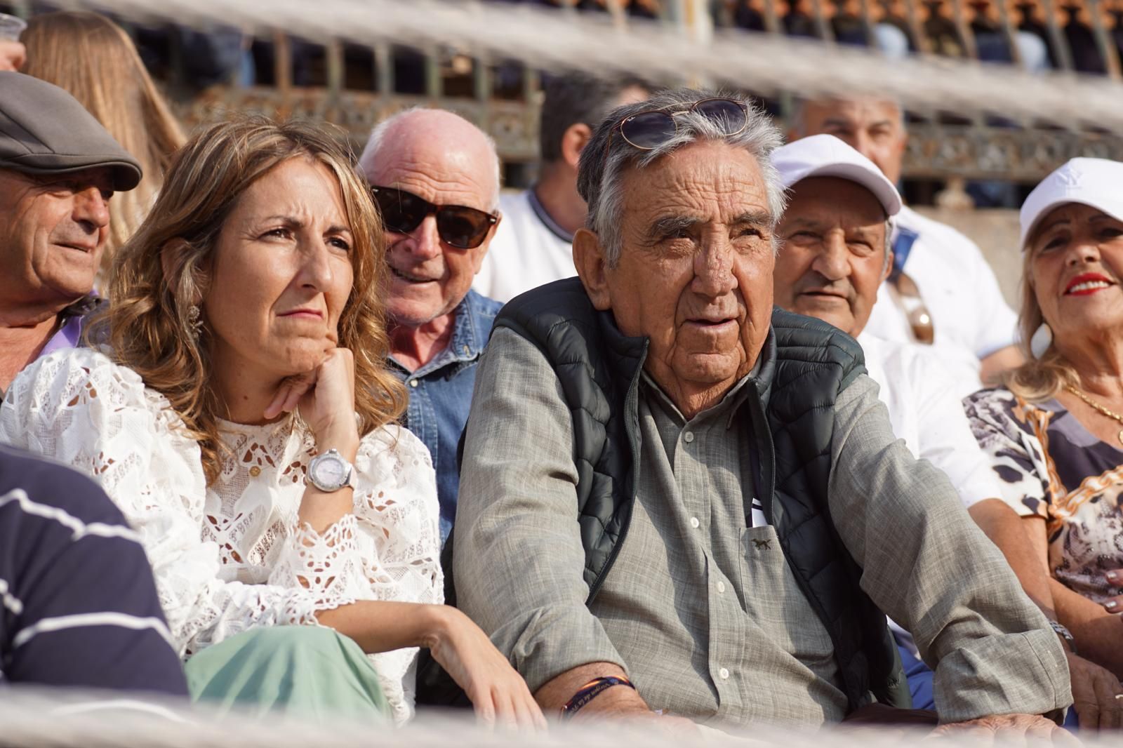 resumen-fotografico-del-ambiente-en-los-tendidos-de-la-glorieta-durante-la-corrida-concurso-22-de-septiembre-fotos-juanes-89