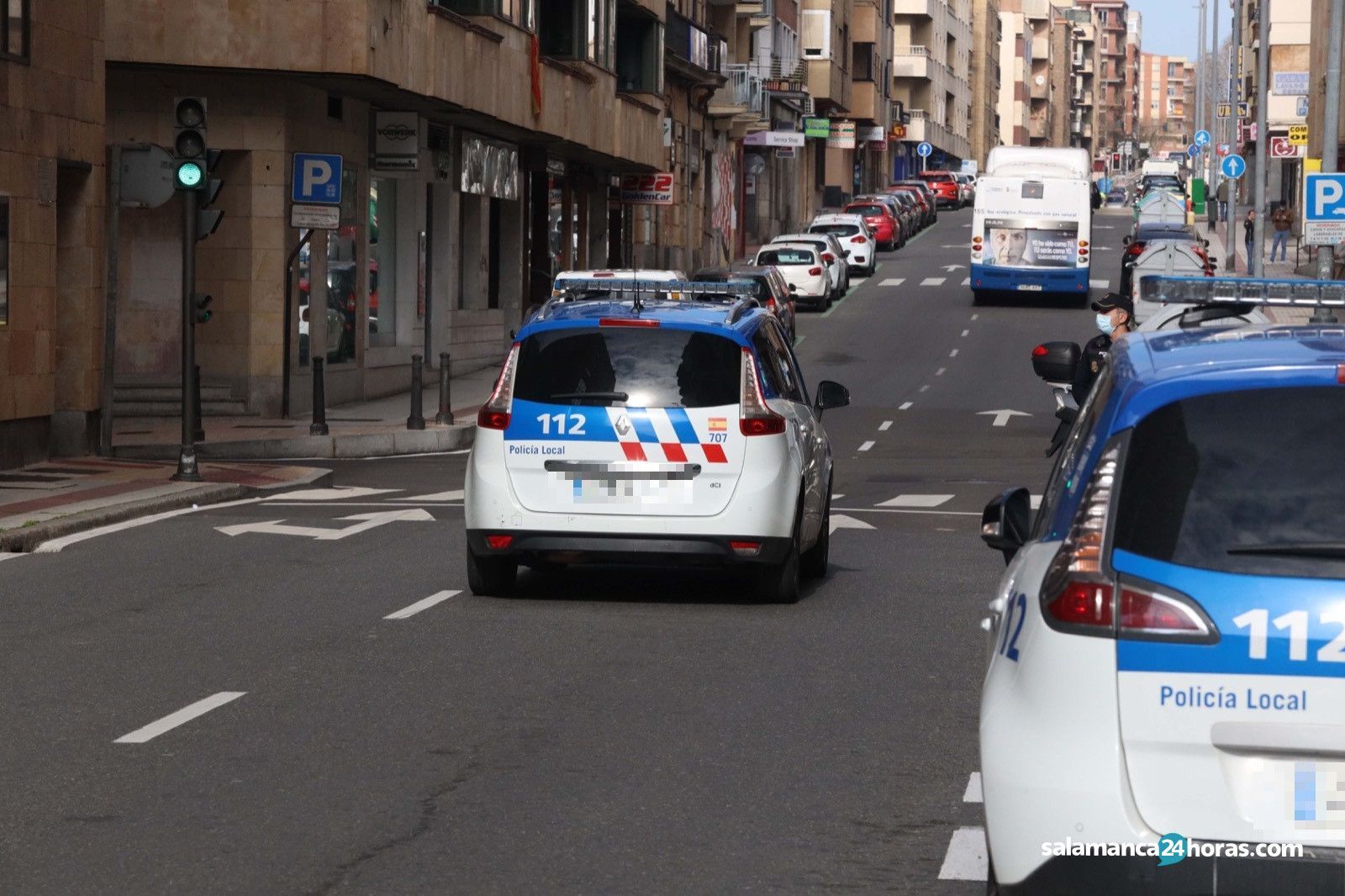 Controles Policía Local y Policía Nacional en avenida de Italia con coches por el coronavirus (23 3 2020) (6)