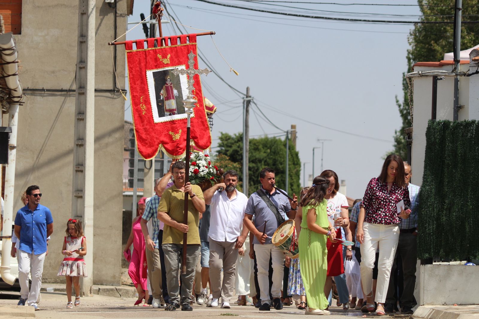 Los vecinos de Rollán arropan a su patrón San Lorenzo