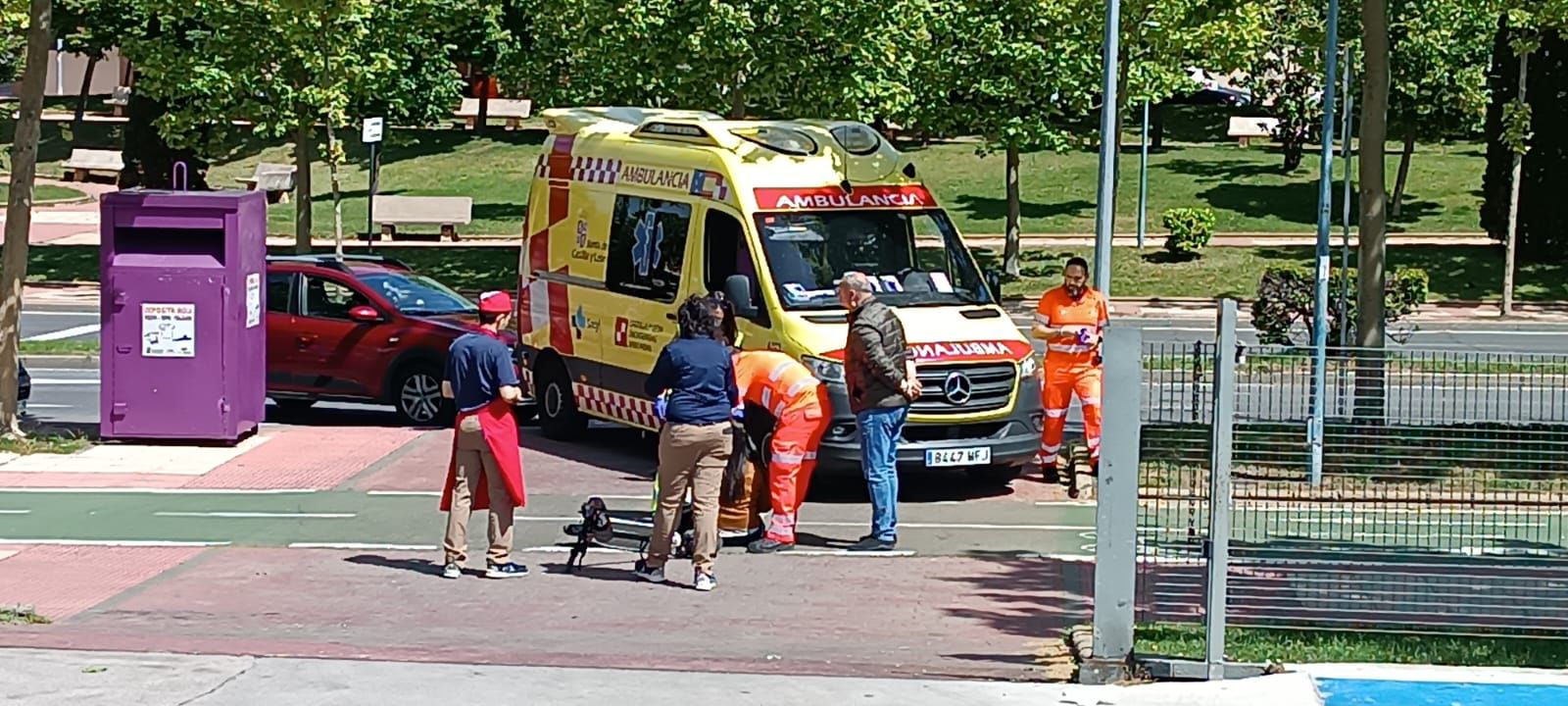 Un turismo atropella a un patinete en Alfonso XI (4).jpeg