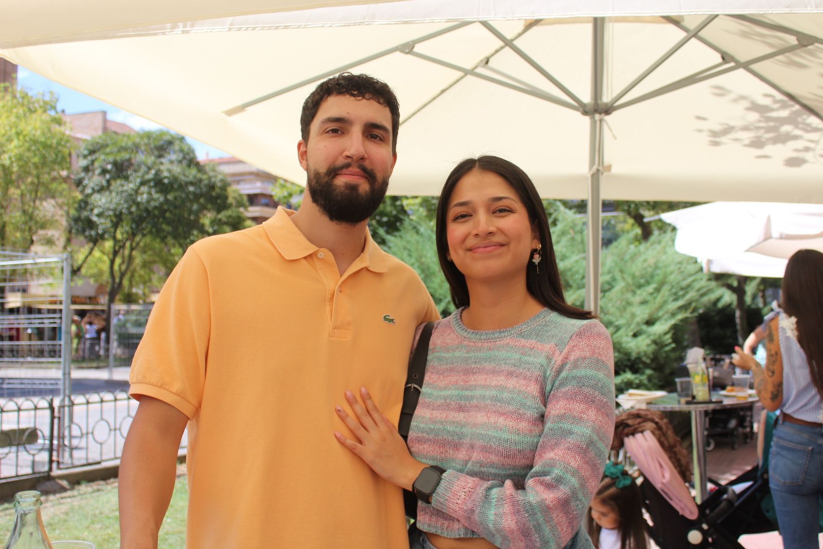 Ambiente en la Feria de Día en el mediodía de este