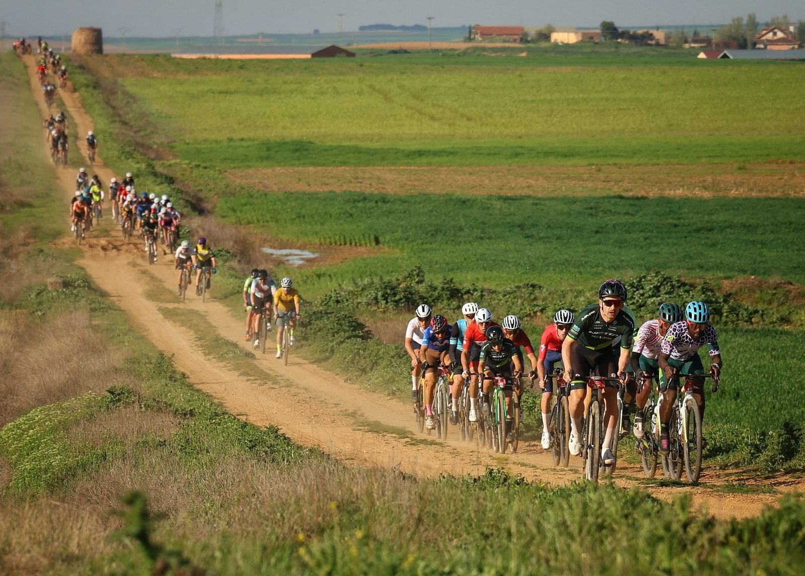 Éxito de participación y punto final para la segunda edición de la Gravel Ibereólica Tierra de Campos. Foto: José Vicente.