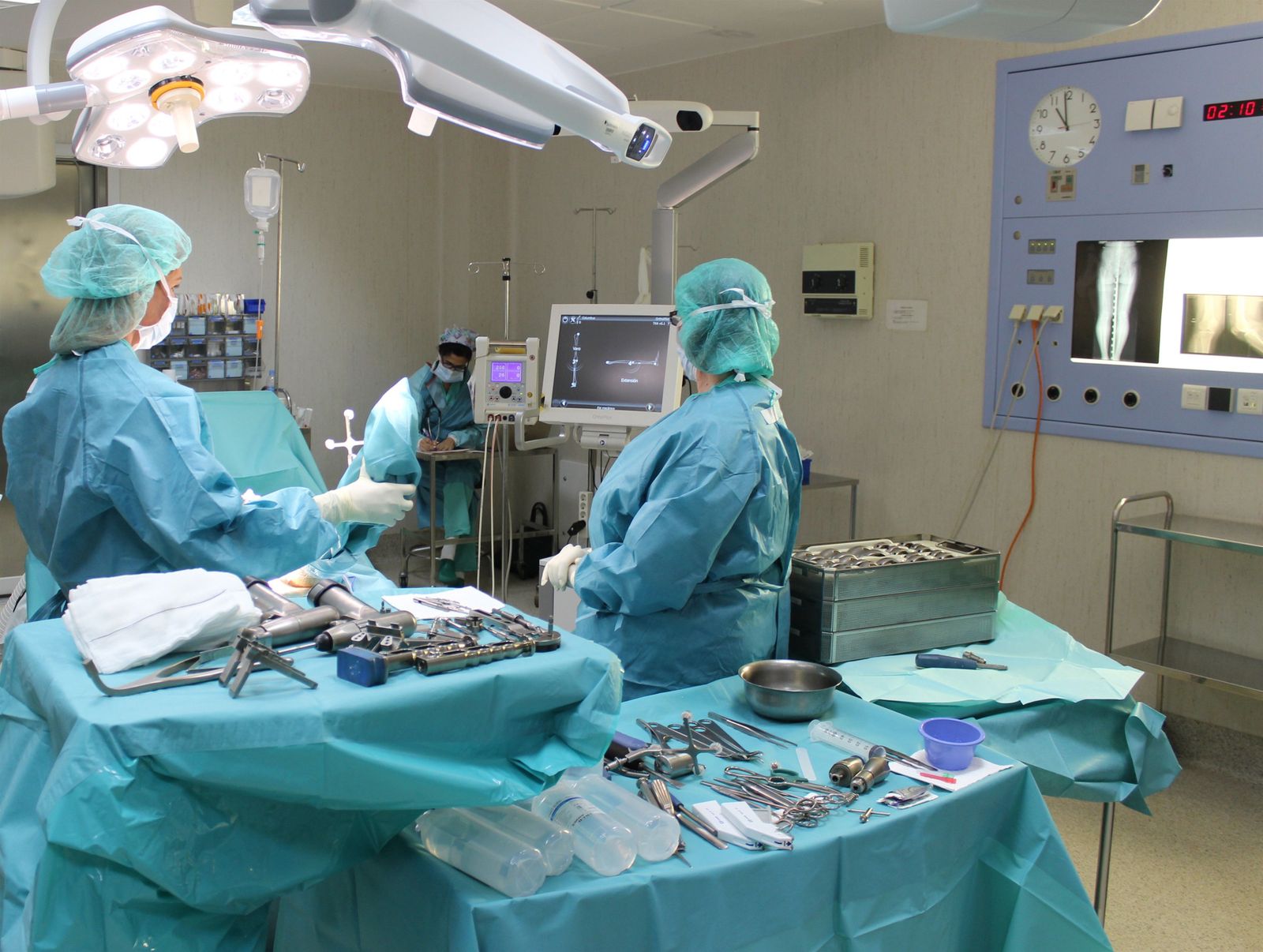 Quirófano preparado para una operación de rodilla