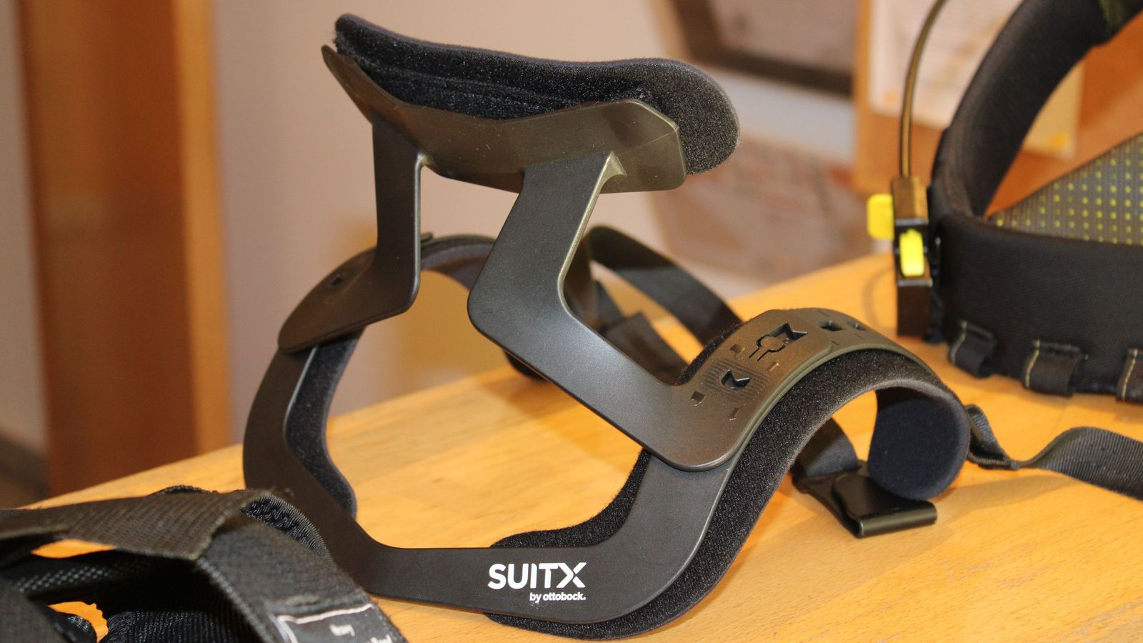 Demostración del funcionamiento de exoesqueletos industriales