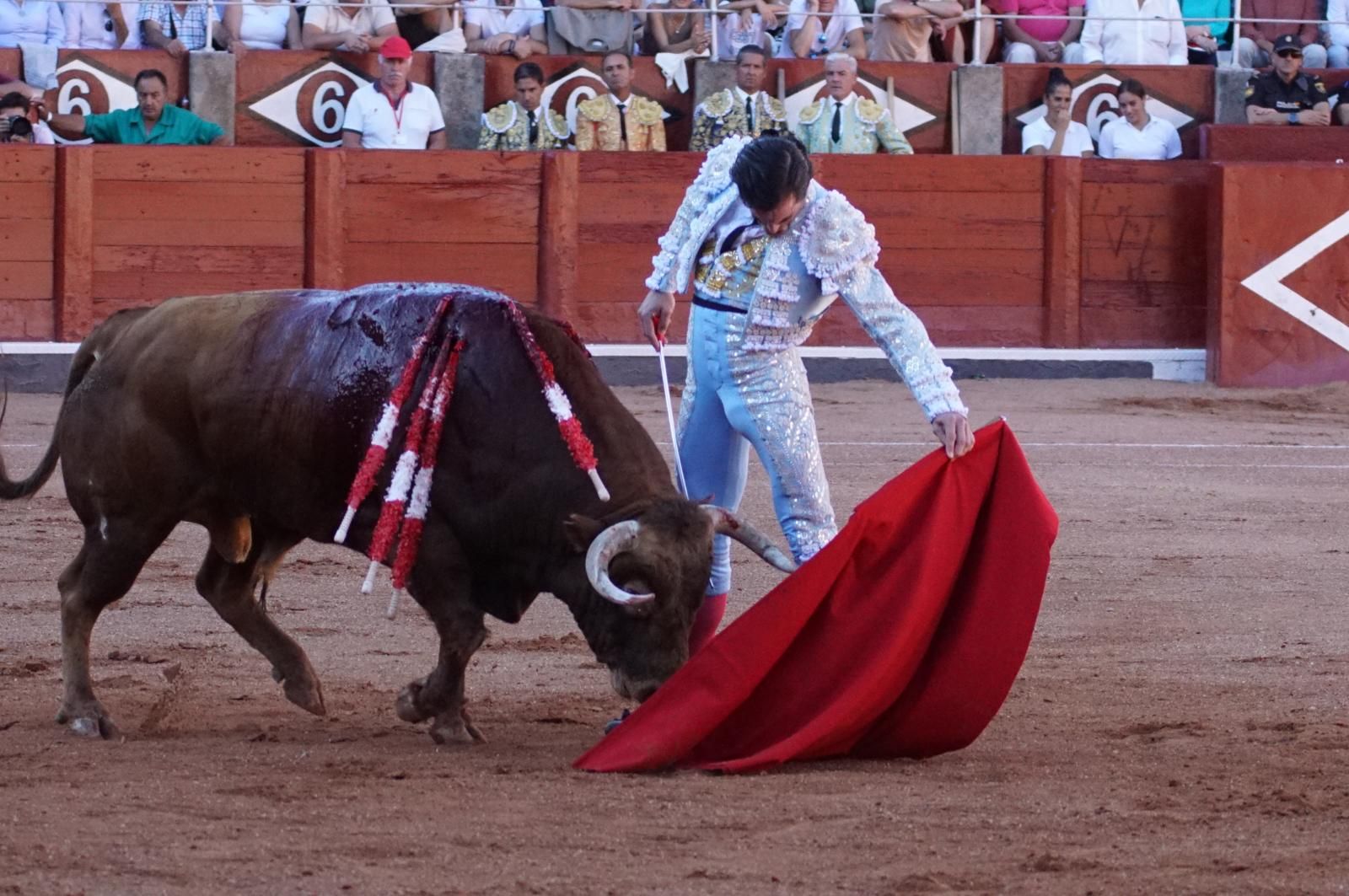 Emilio de Justo, Juan Ortega y Roca Rey inauguran el cartel de figuras en la feria de Salamanca: la corrida de Garcigrande en imágenes
