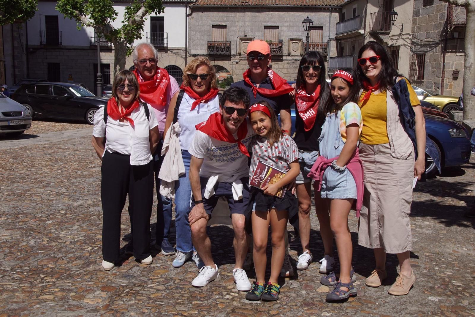 ledesma-calienta-motores-para-los-espantos-con-el-reparto-de-panuelos-y-la-salida-de-los-toros-del-prao-de-la-villa-65