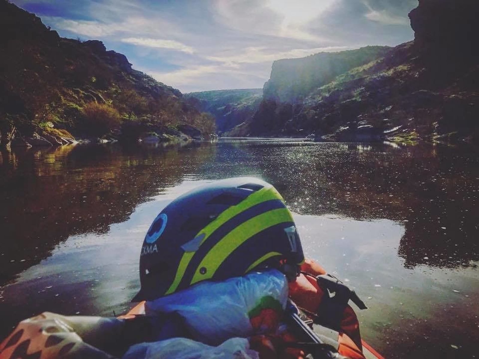 Quico Taronjí continúa su hazaña atravesando Zamora en paddle surf