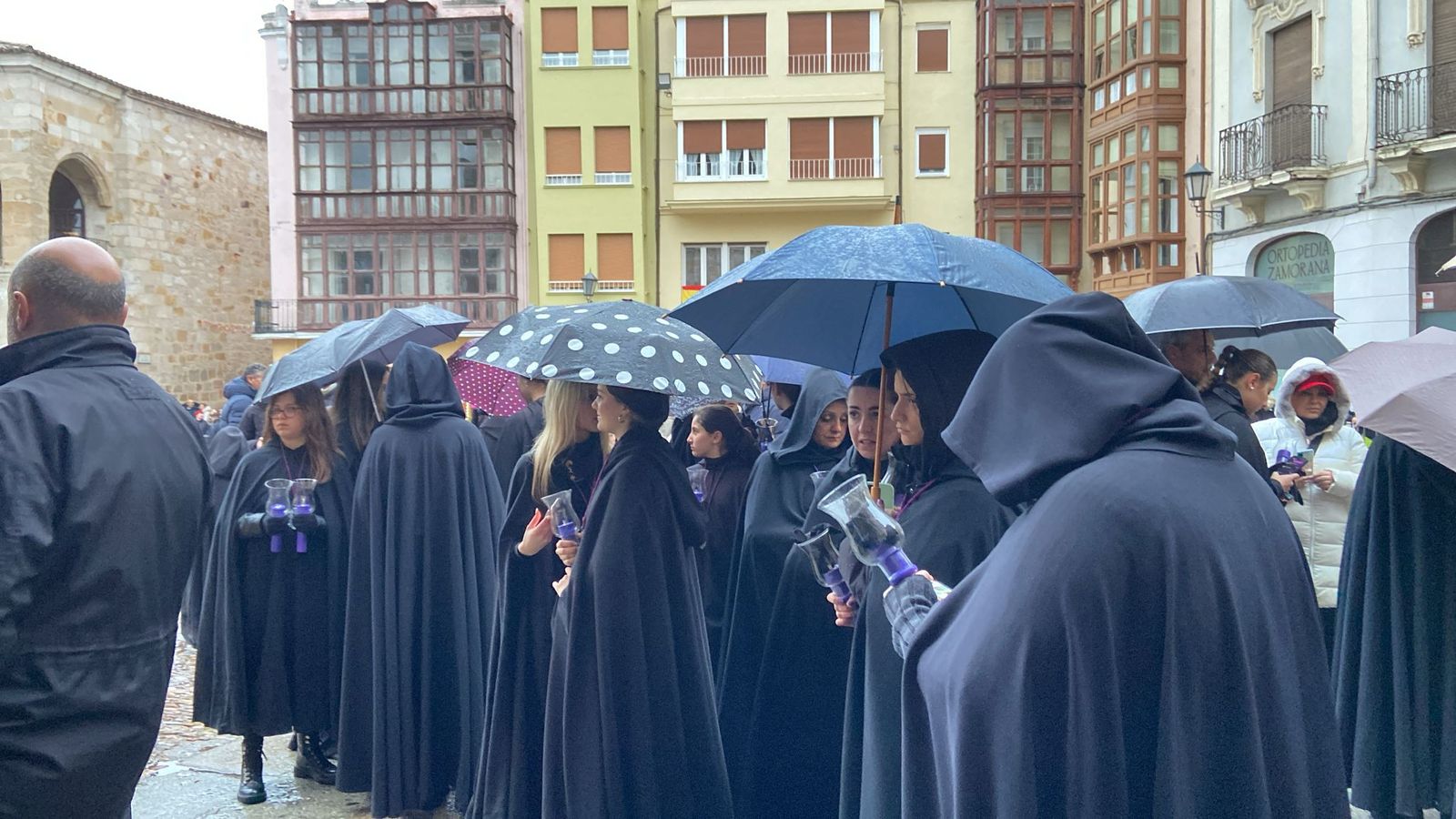 Suspendida la procesión de la Virgen de la Soledad por la lluvia