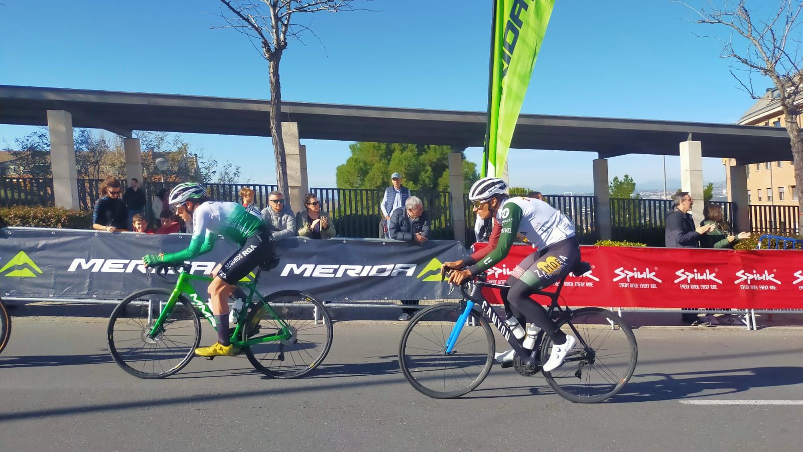 Domínguez y Gálvez triunfan para el Zamora Enamora en la fiesta final del 2023