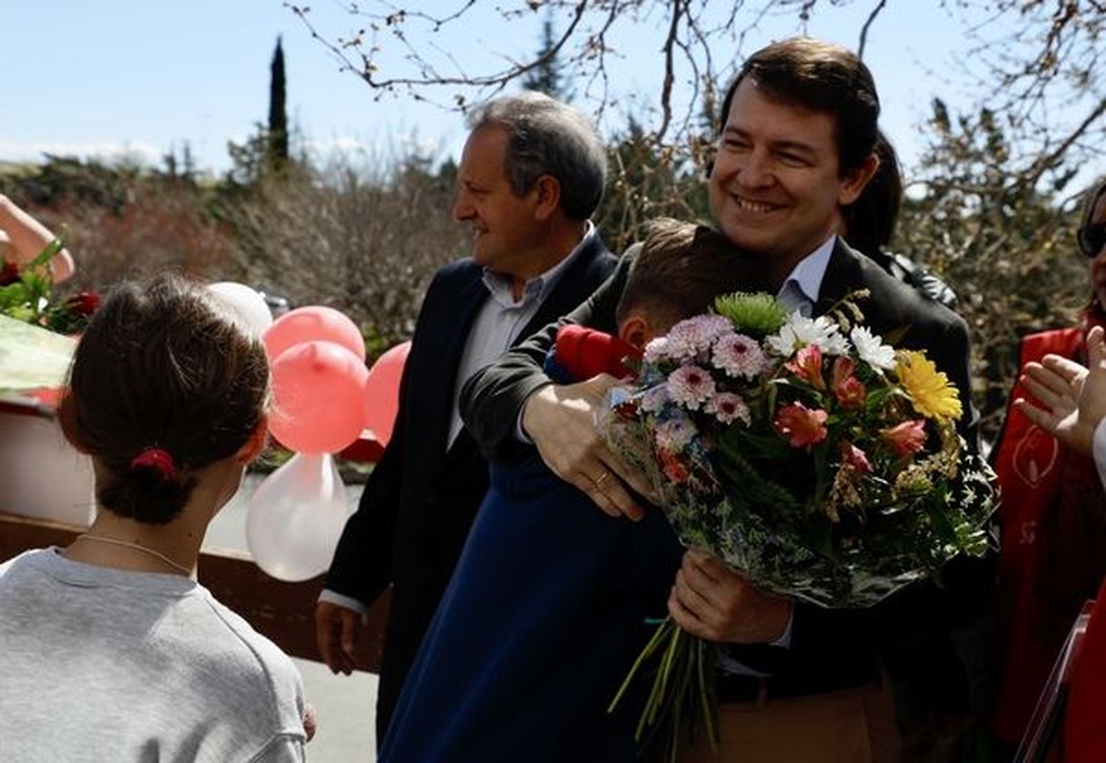 Mañueco, en su encuentro con los 87 niños de un orfanato ucraniano acogidos en Armenteros | Agencia ICAL