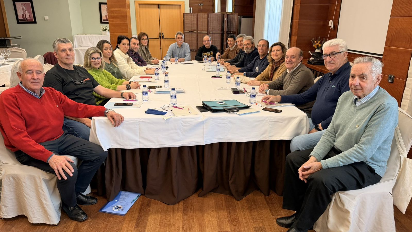 La concejala de Salud Pública, Vega Villar, ha saludado este sábado a los participantes en las VI Jornadas de Trabajo de la Federación de Hermandades de Donantes de Sangre de Castilla y León.