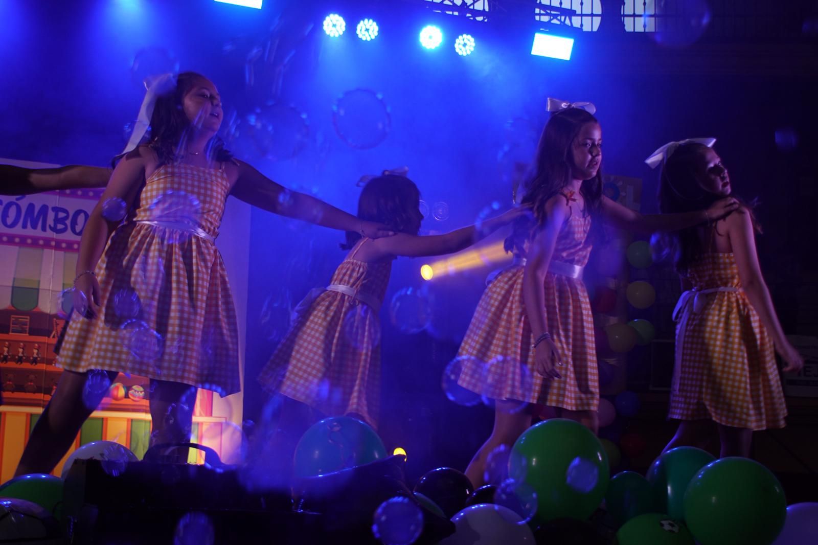 Emoción y creatividad en la primera cita del Play Back infantil en Alba de Tormes