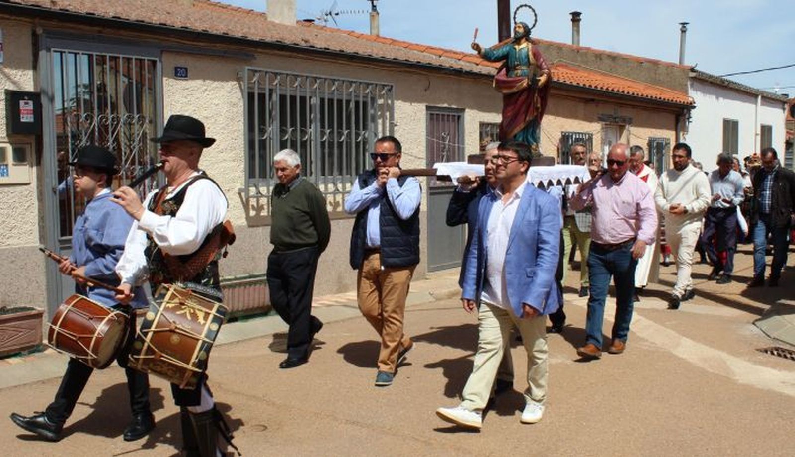 Procesión y bailes charros con motivo de San Marcos en Doñinos de Salamanca