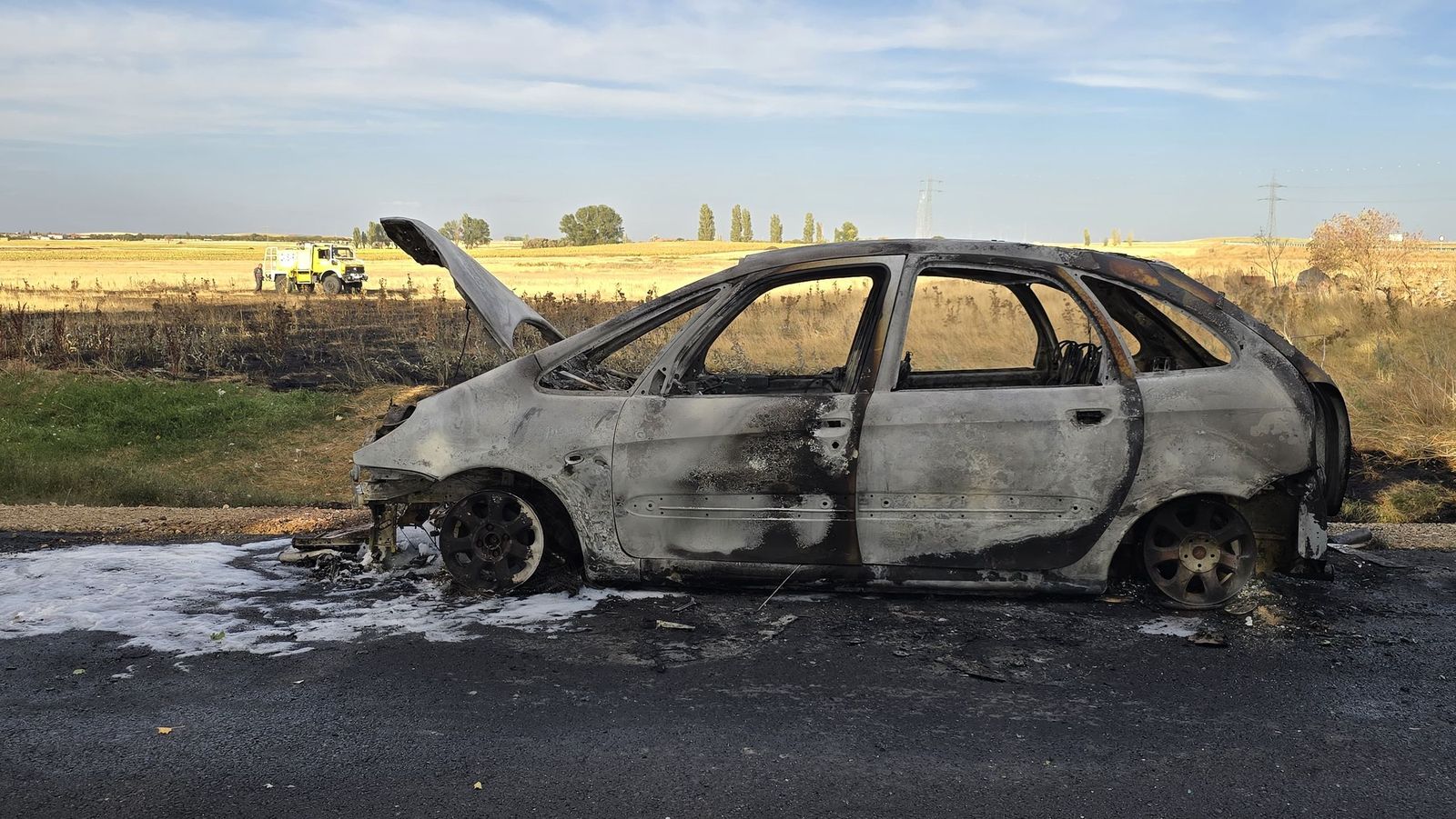 Se incendia un turismo en la DSA-660
