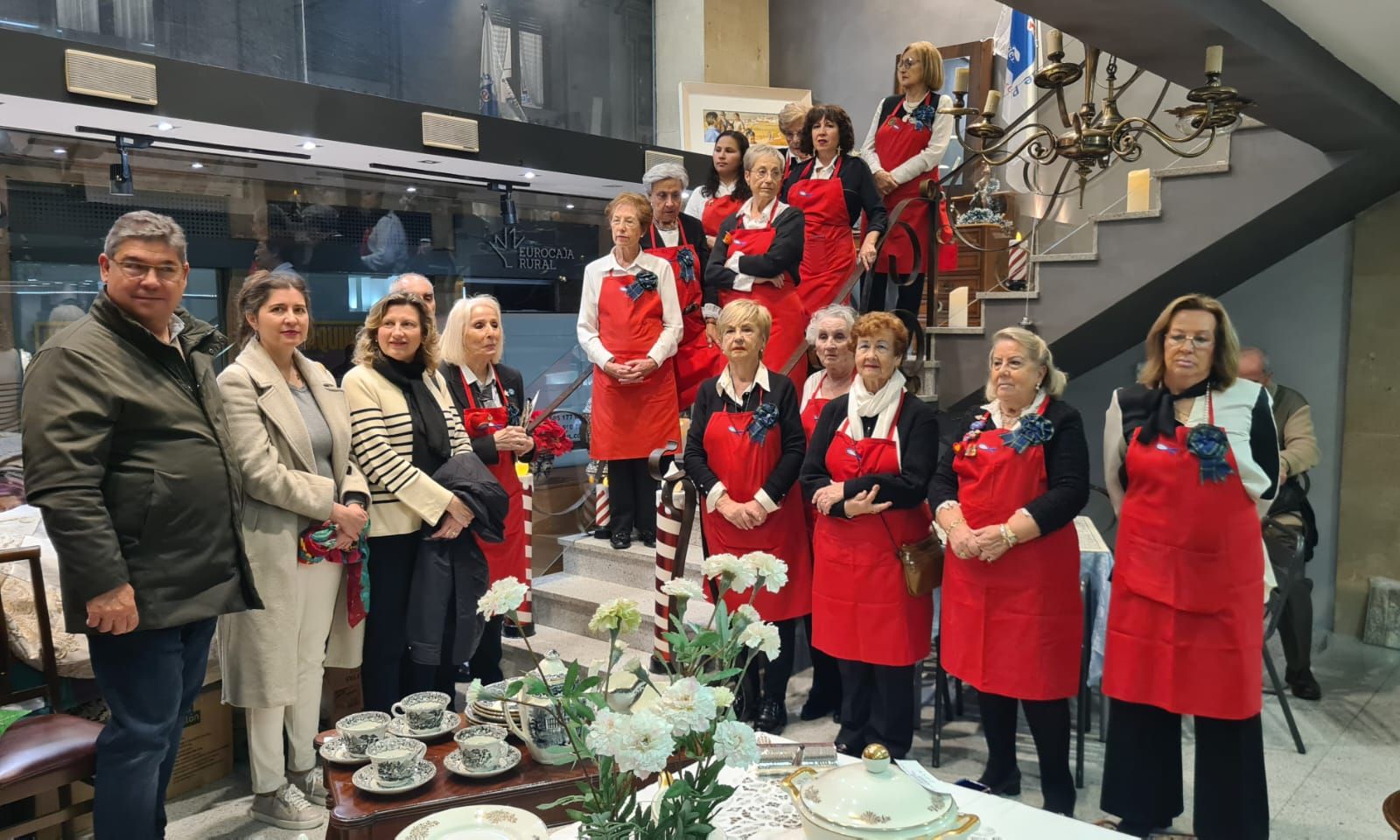 La concejala de Familia e Igualdad de Oportunidades, Miryam Rodríguez, y la concejala de Salud Pública, Vega Villar, han asistido a la apertura del Rastrillo Solidario que organiza la Conferencia Virgen de la Vega para sus Obras Sociale