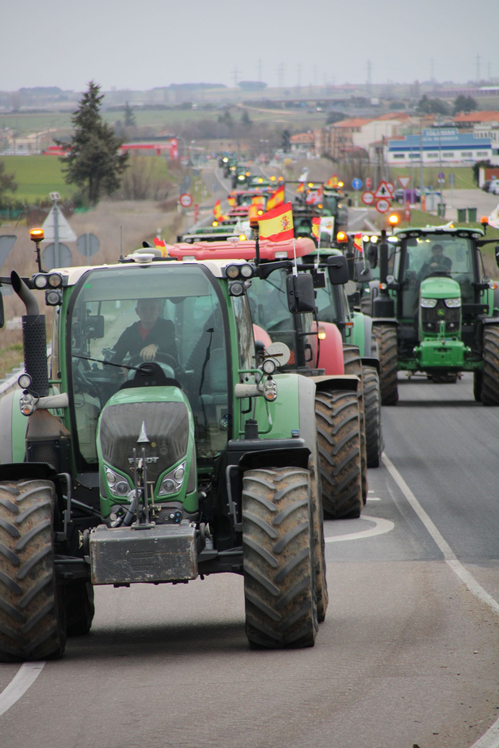 GALERÍA | Jornada de protestas del campo: Cabrerizos, Castellanos de Moriscos, Helmántico, Centro y E.Leclerc