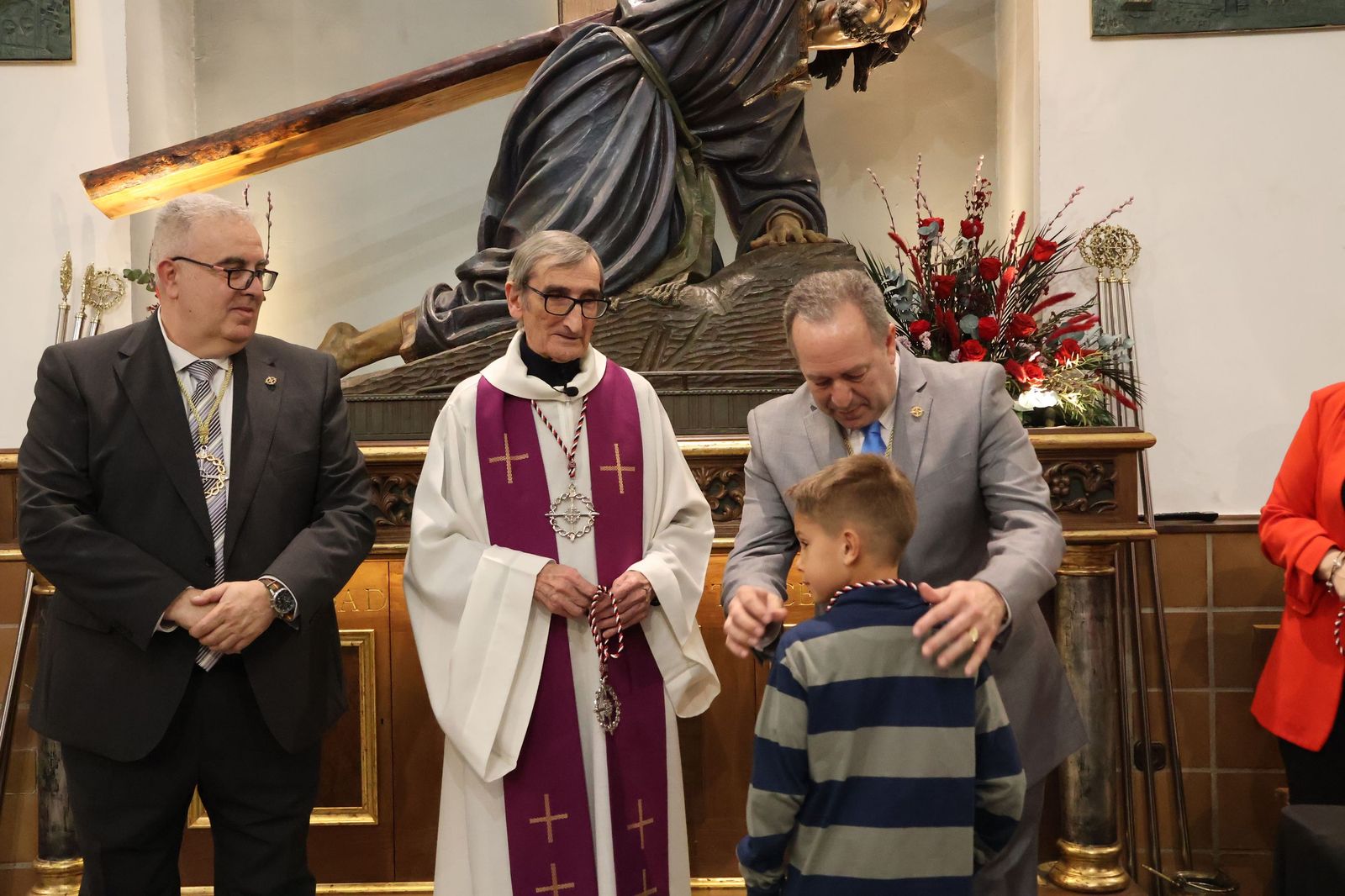 Entrada de nuevos hermanos de la Hermandad de Jesús en Su Tercera Caída (35).JPG