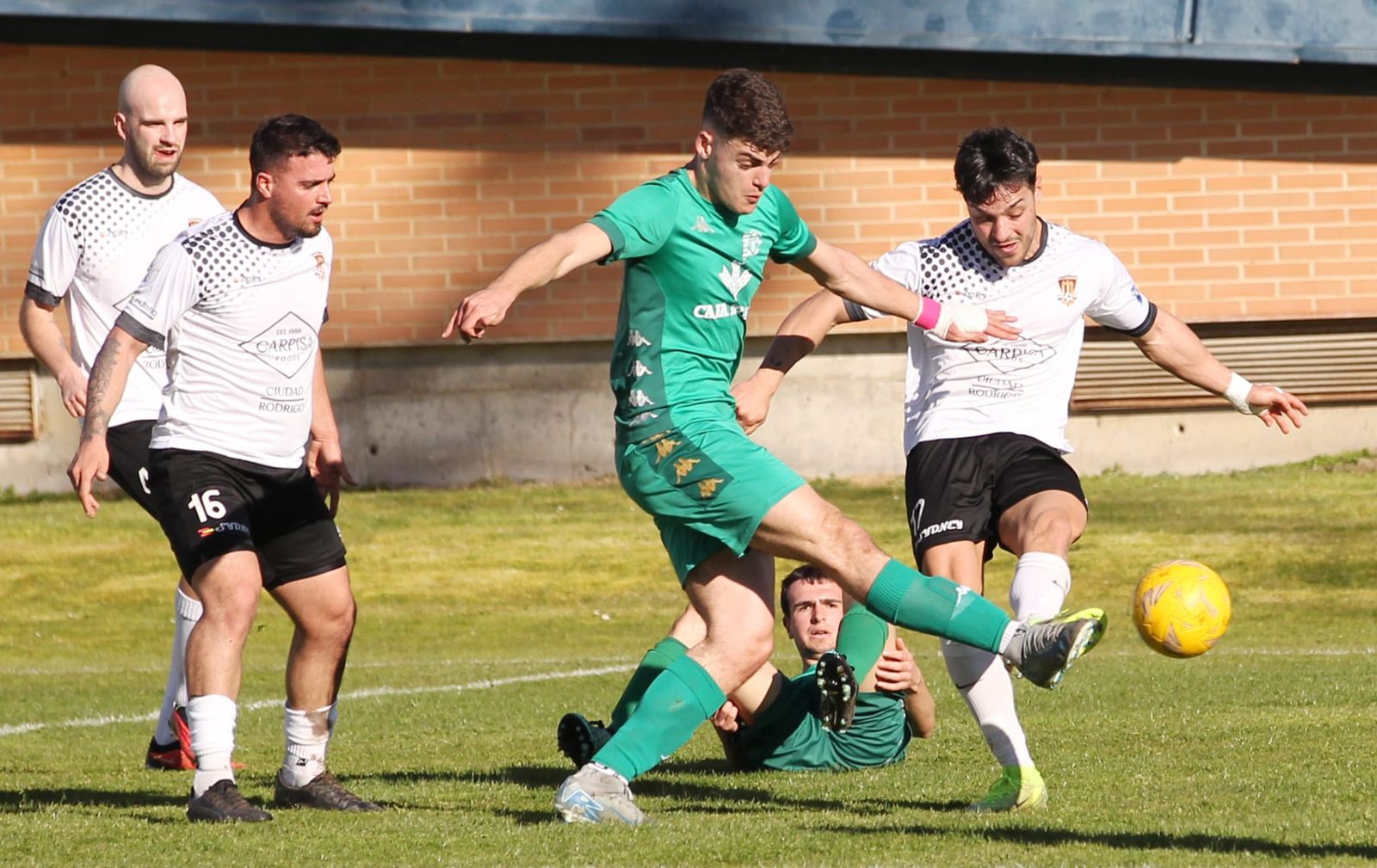 Javi Moríñigo, Sergio Rivera y Farres, en el Ciudad Rodrigo - Victoria