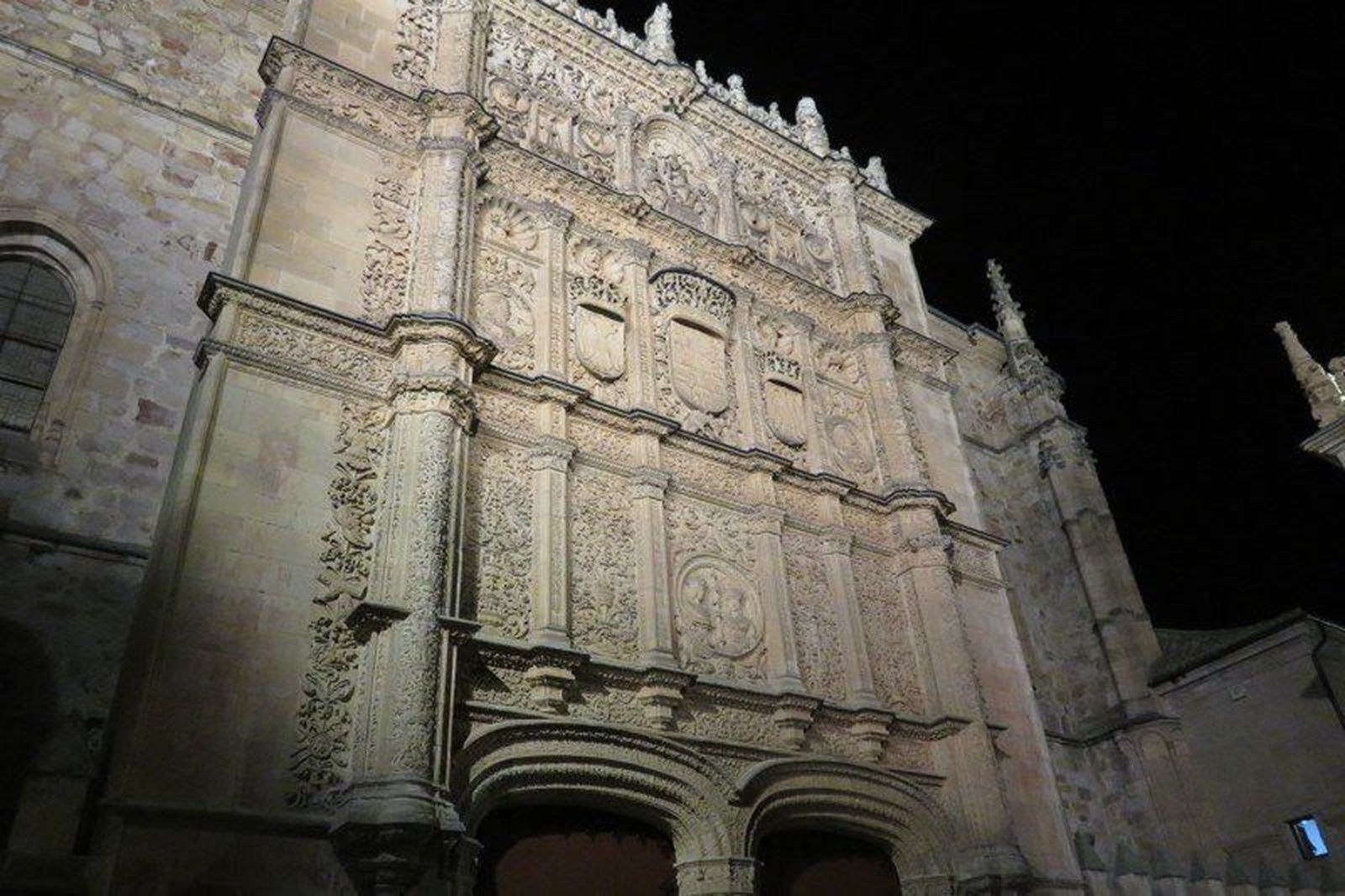 Inauguración de la restauración de la fachada histórica de la USAL