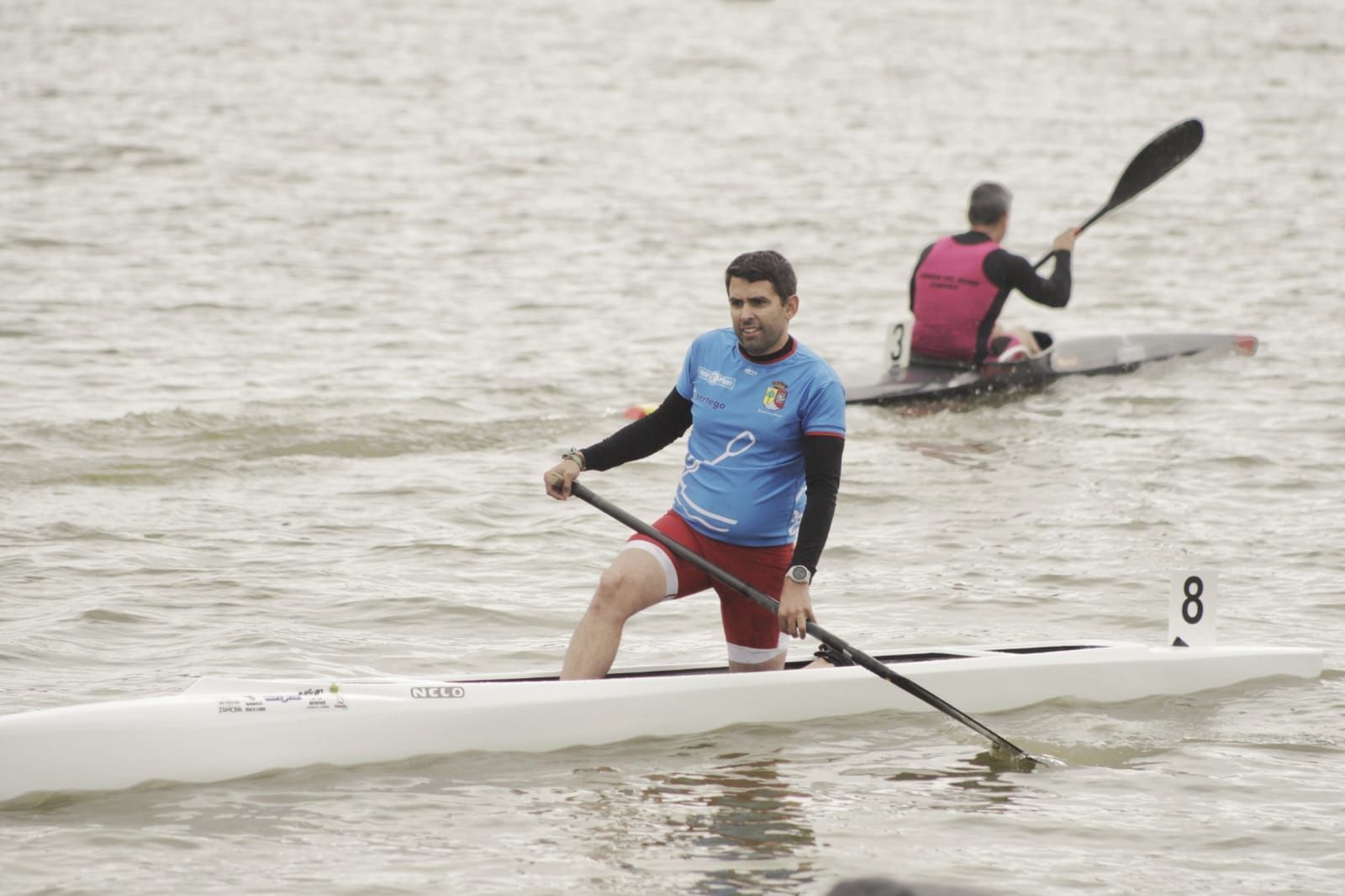 Rubén García Pedruelo, zamorano que estará en los Juegos Olímpicos de París 2024, remando en una prueba provincial, concretamente en Montelarreina. Foto: Beatriz de Dios.