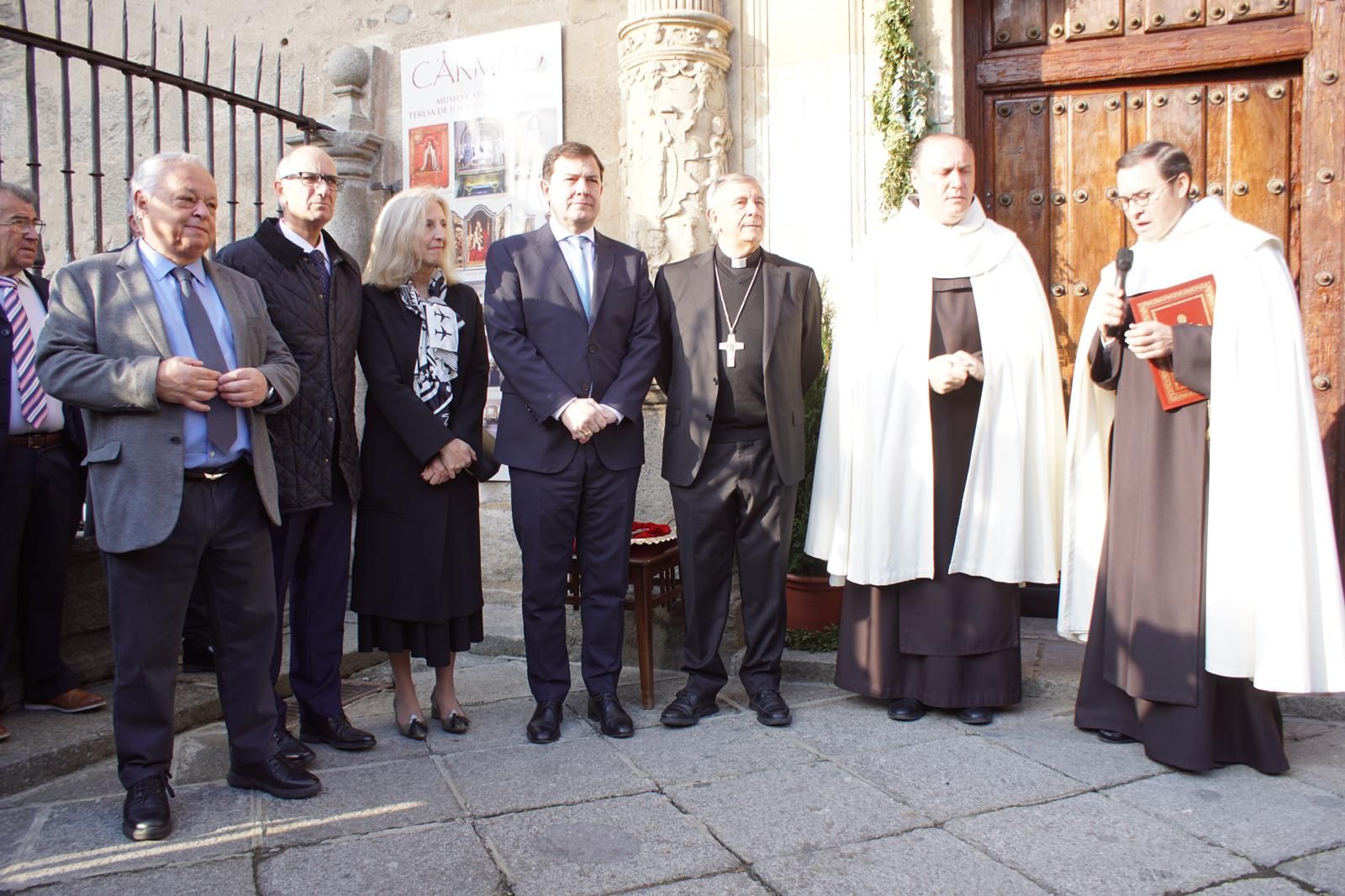 apertura-de-la-basilica-de-la-anunciacion-para-venerar-el-cuerpo-de-santa-teresa-en-alba-de-tormes-fotos-juanes-2