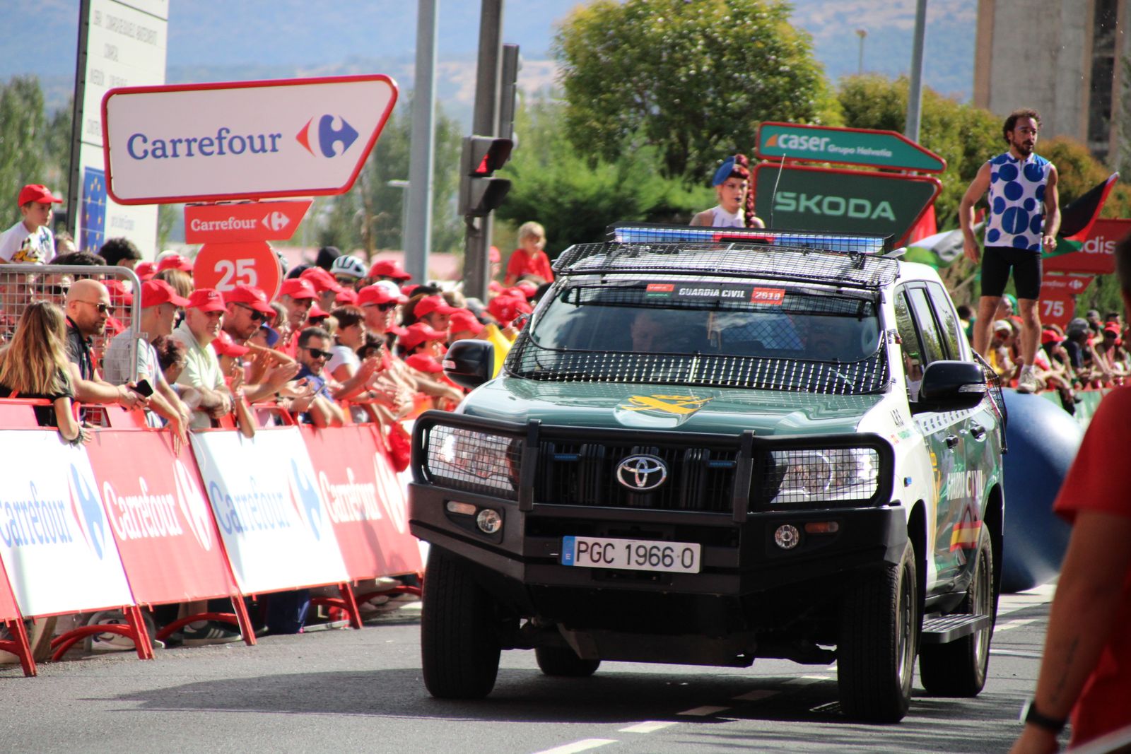Así es el dispositivo de seguridad de la Guardia Civil en una etapa de La Vuelta