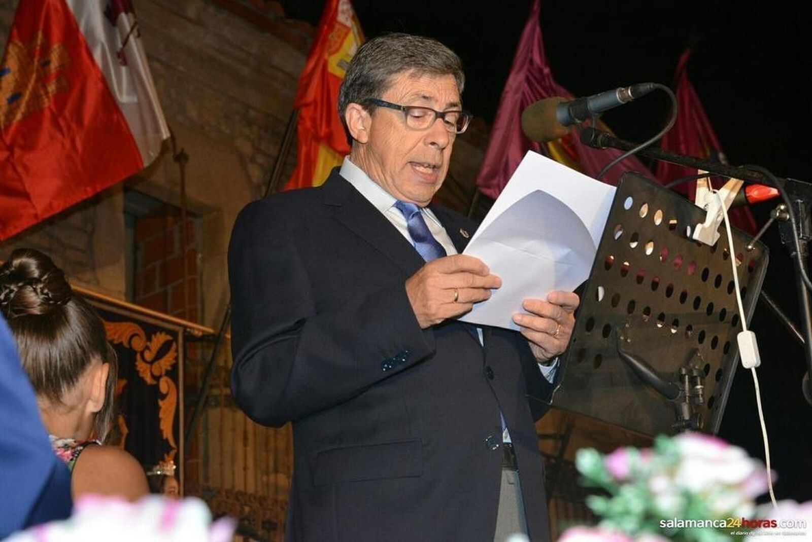 Vicente Durán pone la emoción entre el público durante el pregón festivo