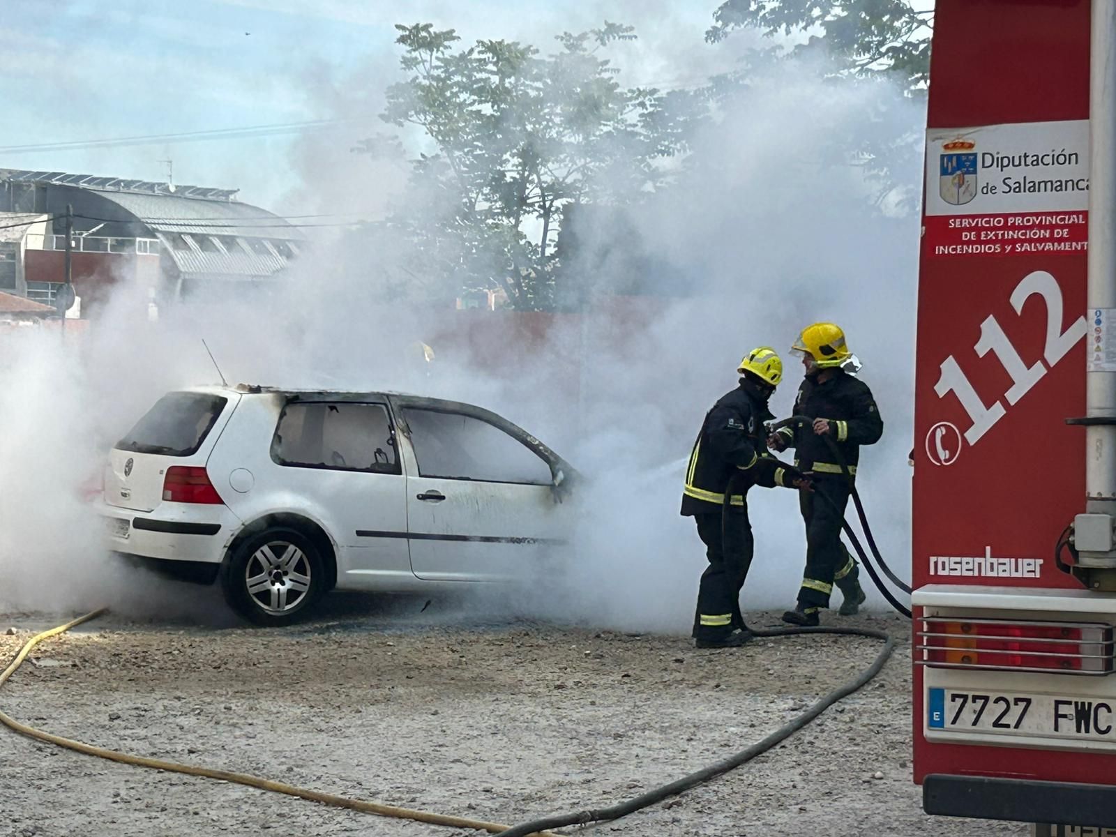 Incendio de un coche en Alba de Tormes